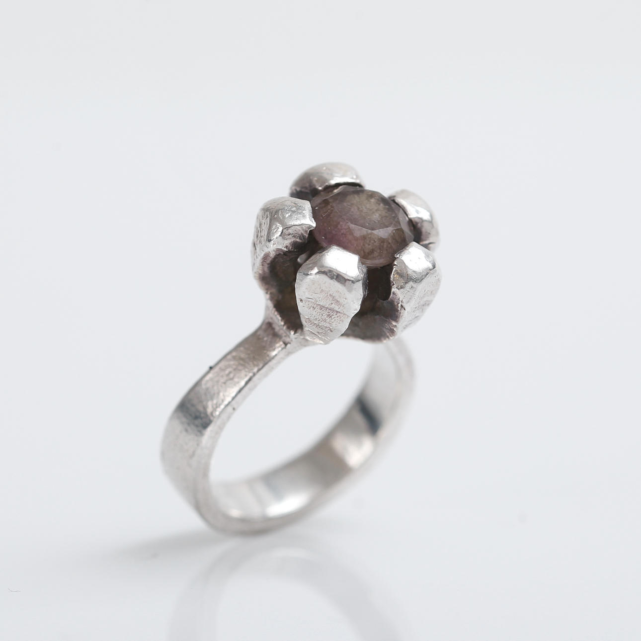 SANDBERG. Ring with stone, sterling silver, 10 grams.