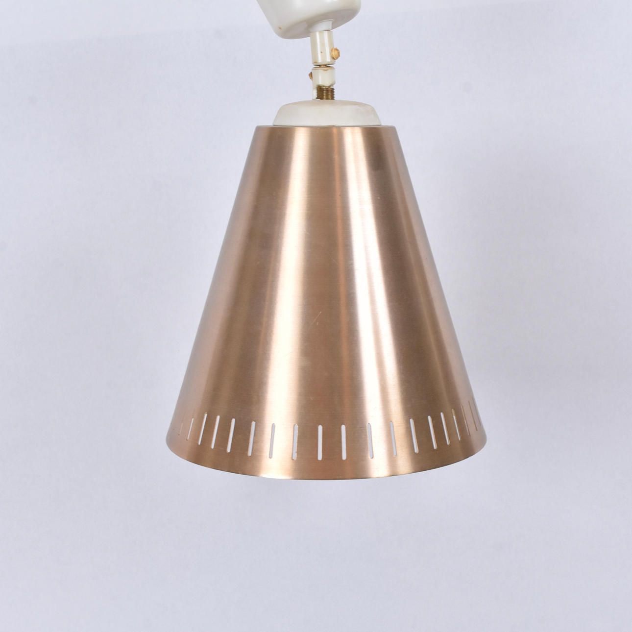 TAKLAMPA, plåtskärm, 1900-tal.