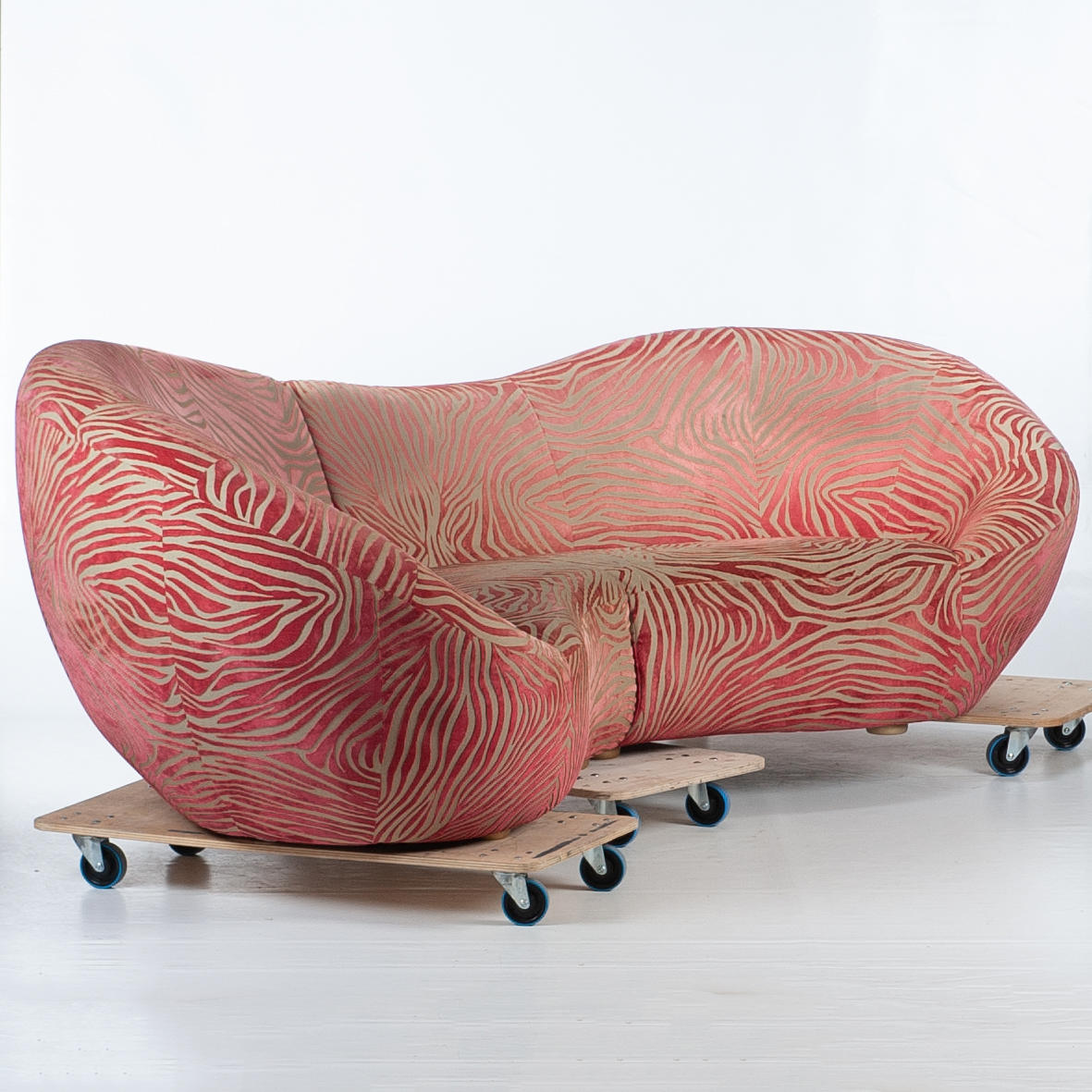 EVA MINGE. Modern design, “organisk form”, 1900-talets slut. Möbler ...