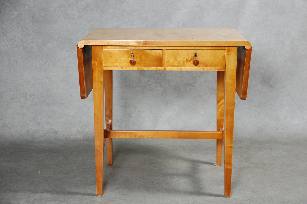 BORD med klaffar, lådor, funkis 1930 tal.