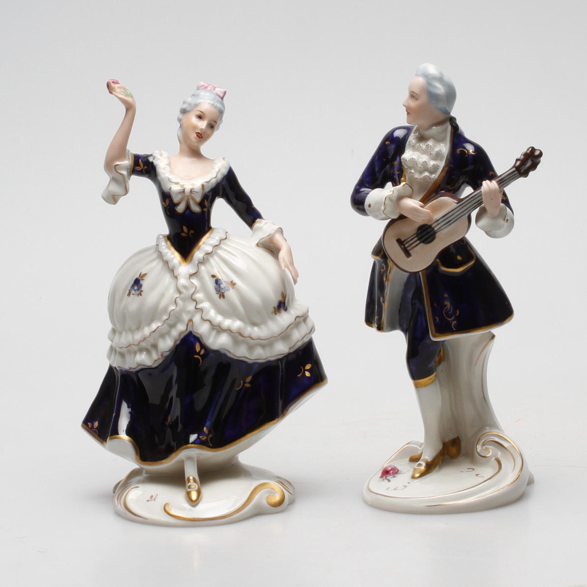 FIGURINER, 2 st, porslin, rokokostil, Royal Dux, Tjeckoslovakien, 1900-tal.