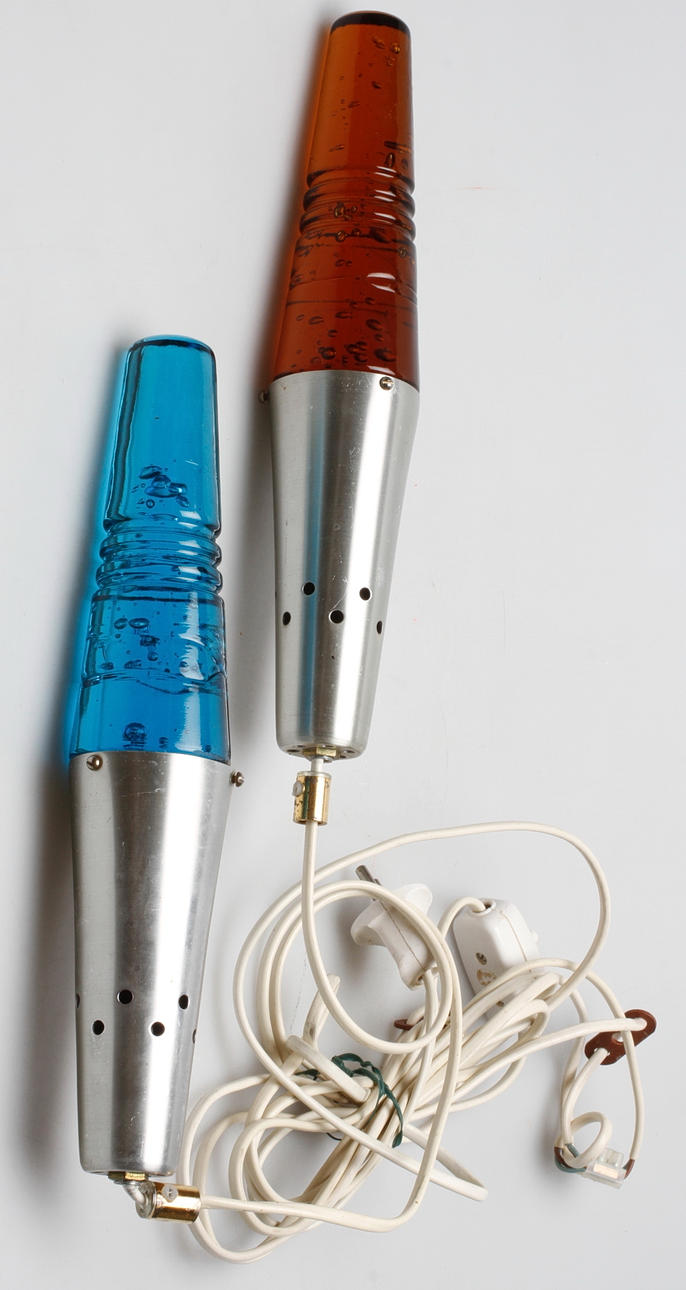 FÖNSTERLAMPOR, 2 st, 1900-talets andra hälft.