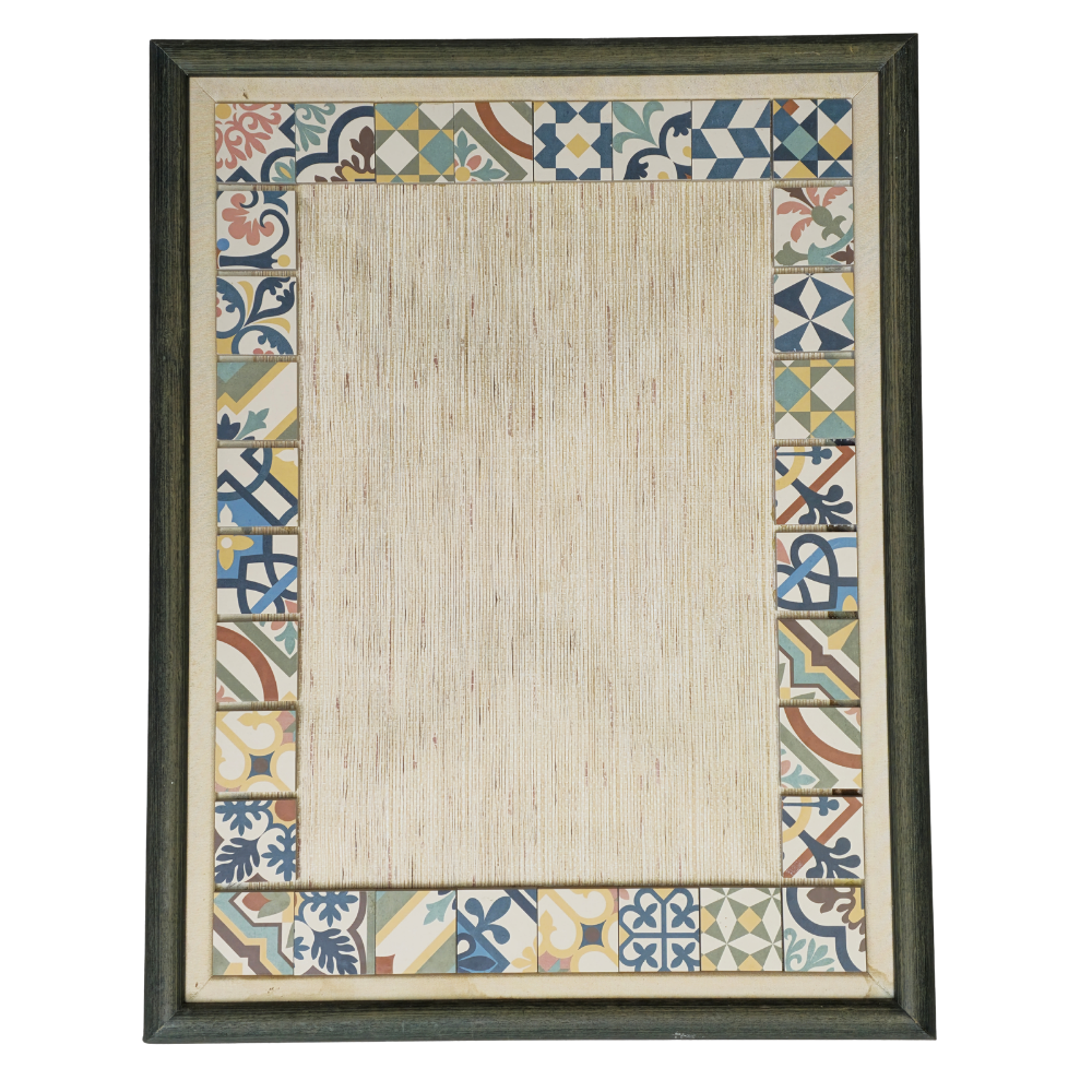 PHOTO FRAME WITH TILES. Miscellaneous - Miscellaneous - Auctionet
