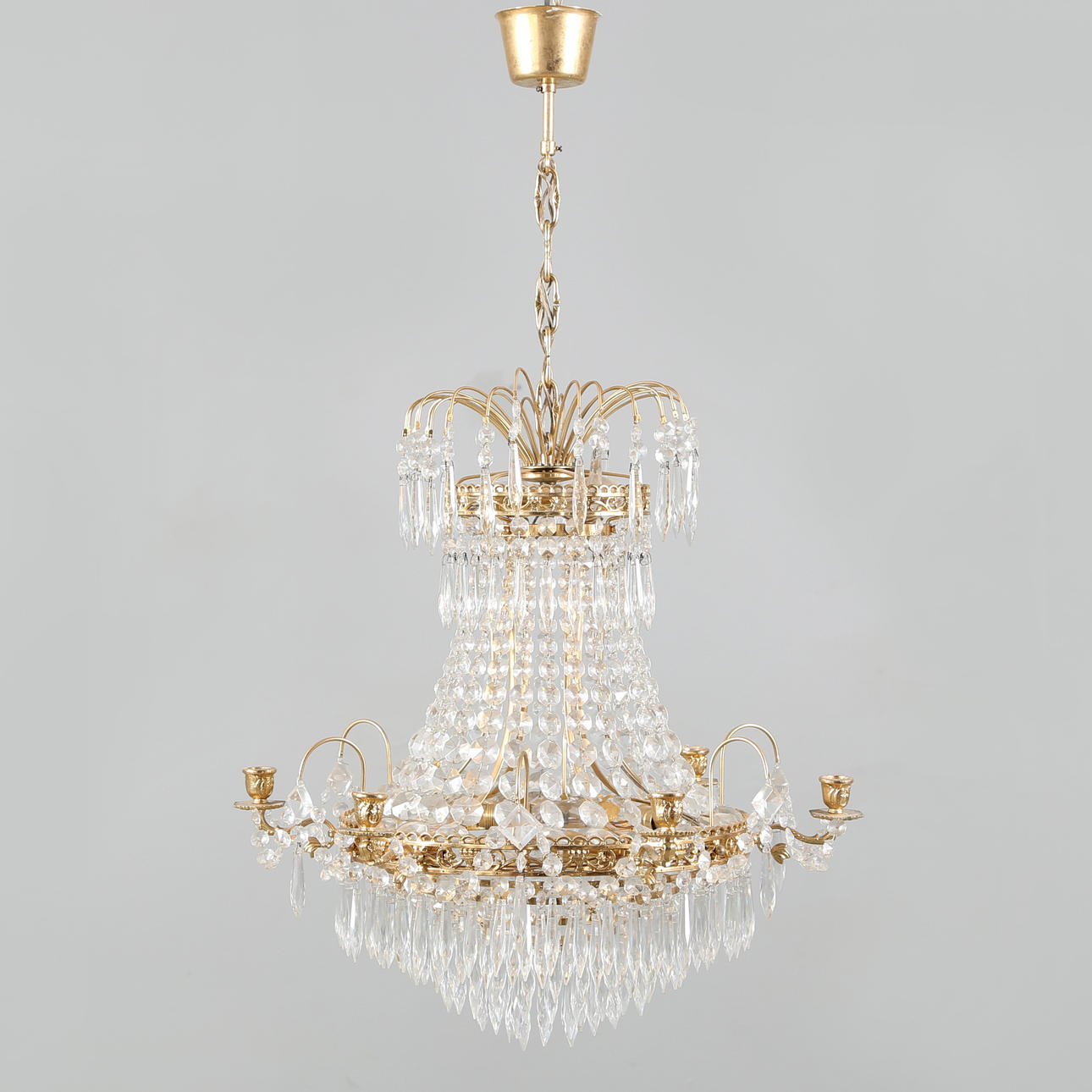 LJUSKRONA, mässing och prismor, 1900-talets andra hälft.