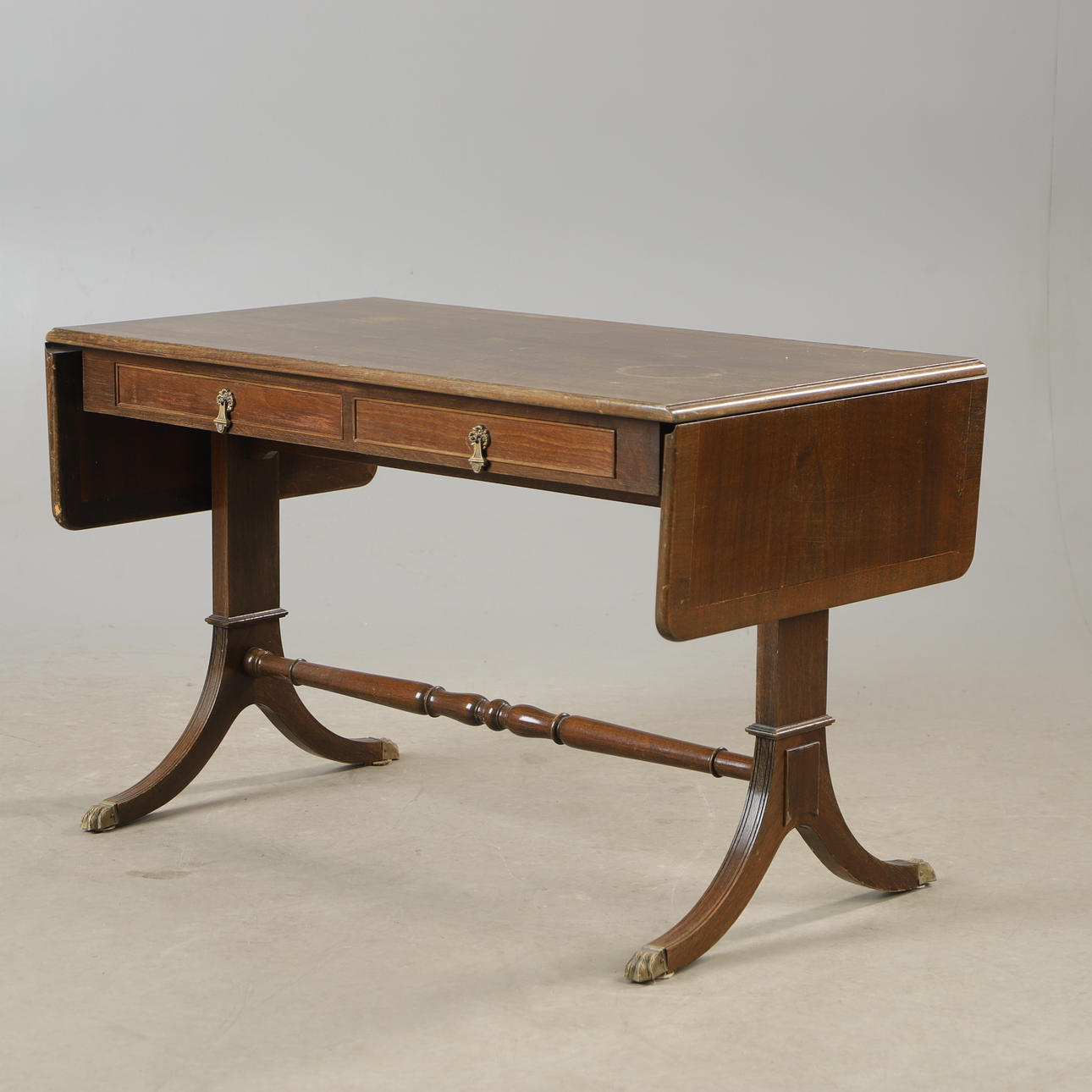 SOFFBORD, bok, engelsk stil.