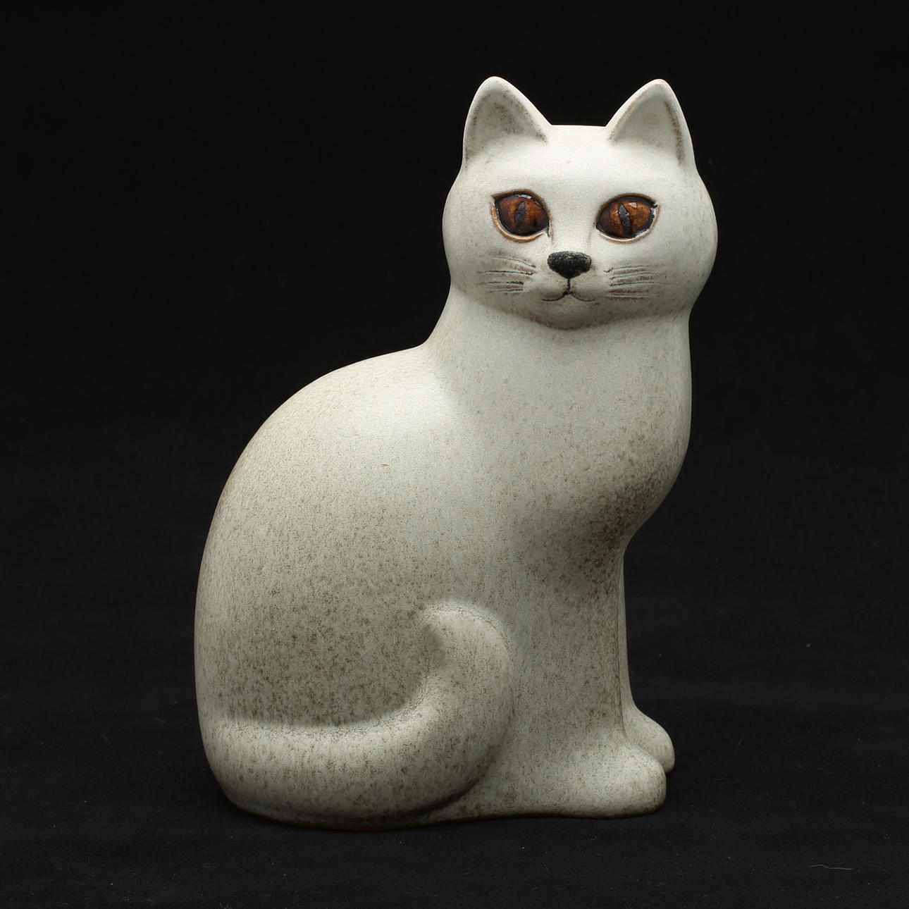 LISA LARSON. Figurin, stengods, "Murre", Gustavsberg, signerad.