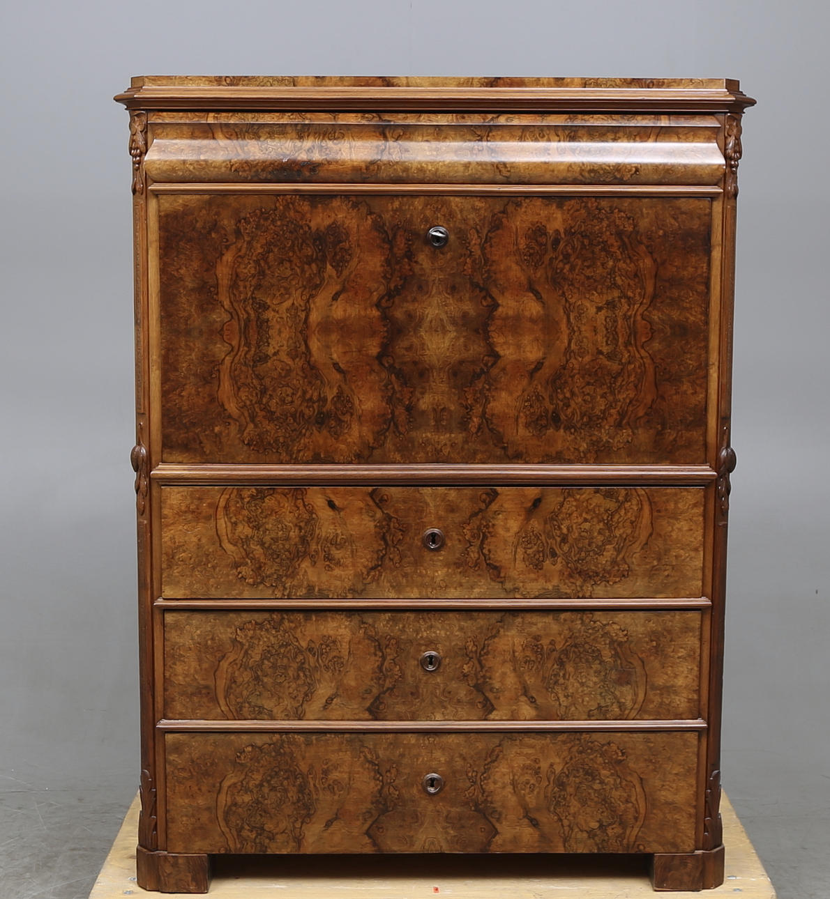 SEKRETÄR, nyrenässans, sent 1800-tal.