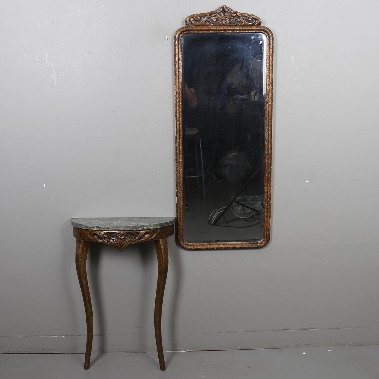 SPEGEL med TRYMÅBORD, rokokostil, 1900-tal.