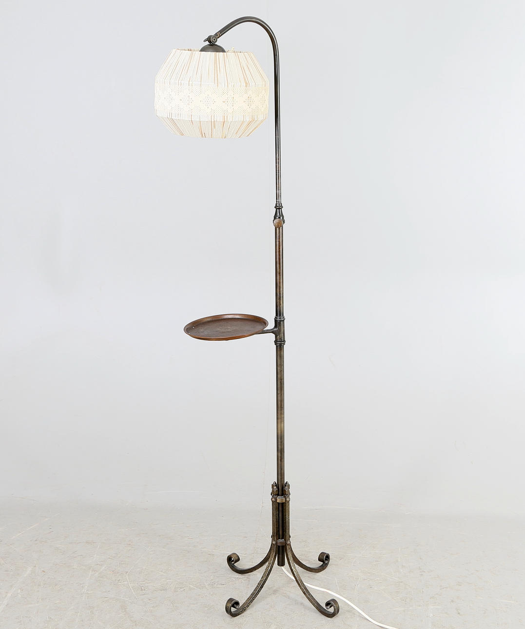 GOLVLAMPA, smide, 1900-tal.