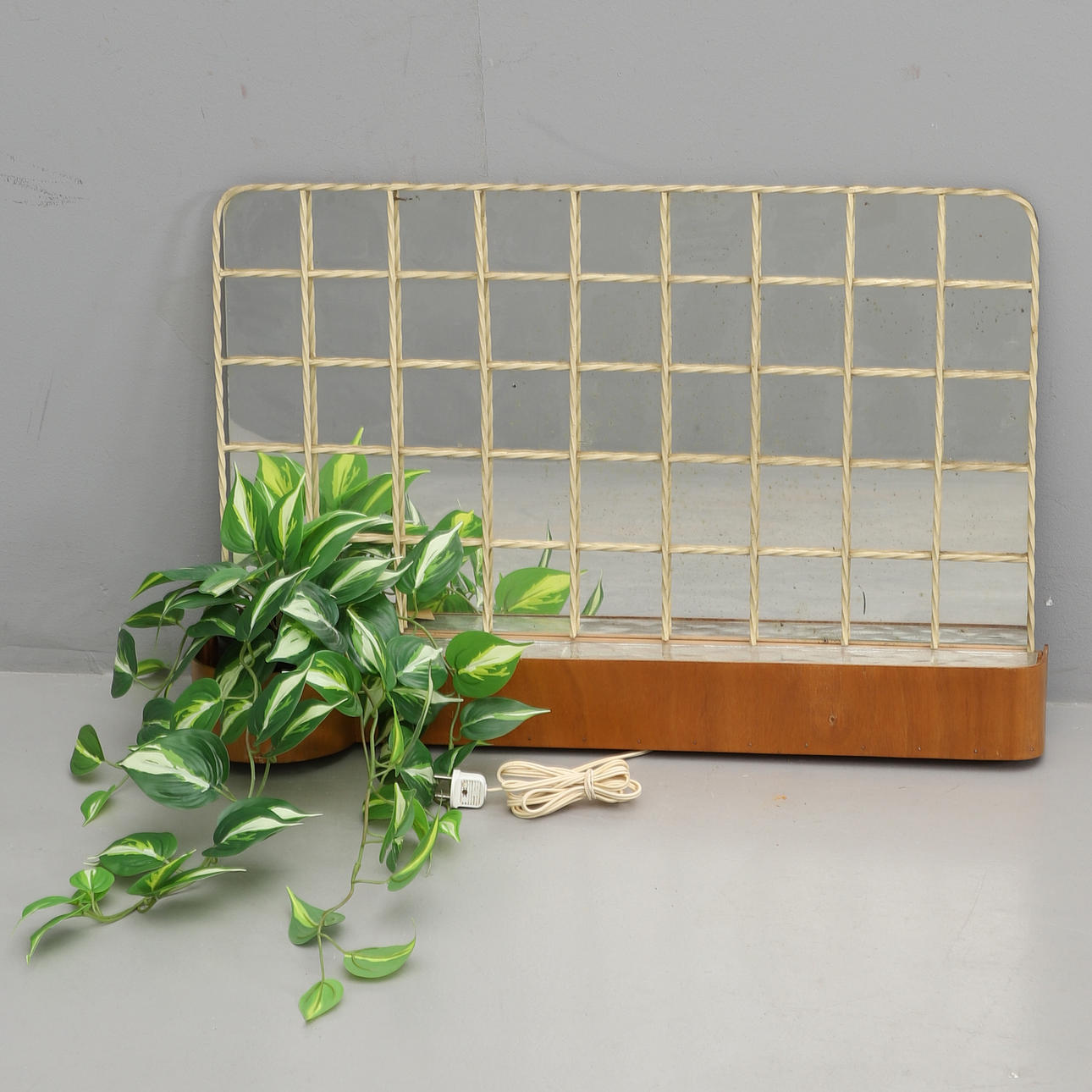 MIRROR WITH FLOWER SHELF AND LIGHTING, 1950'S.