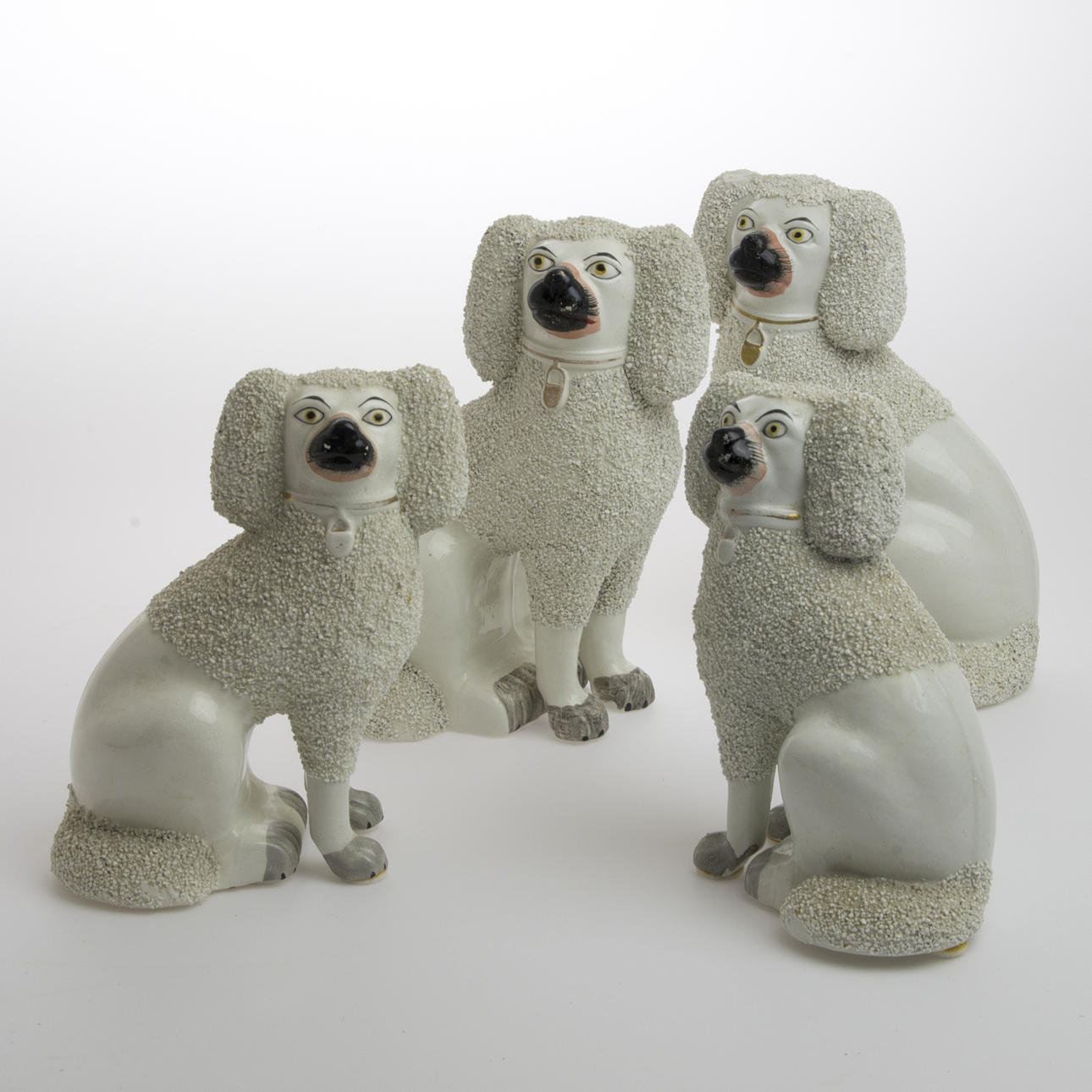 FIGURINER, 2 par hundar, England.