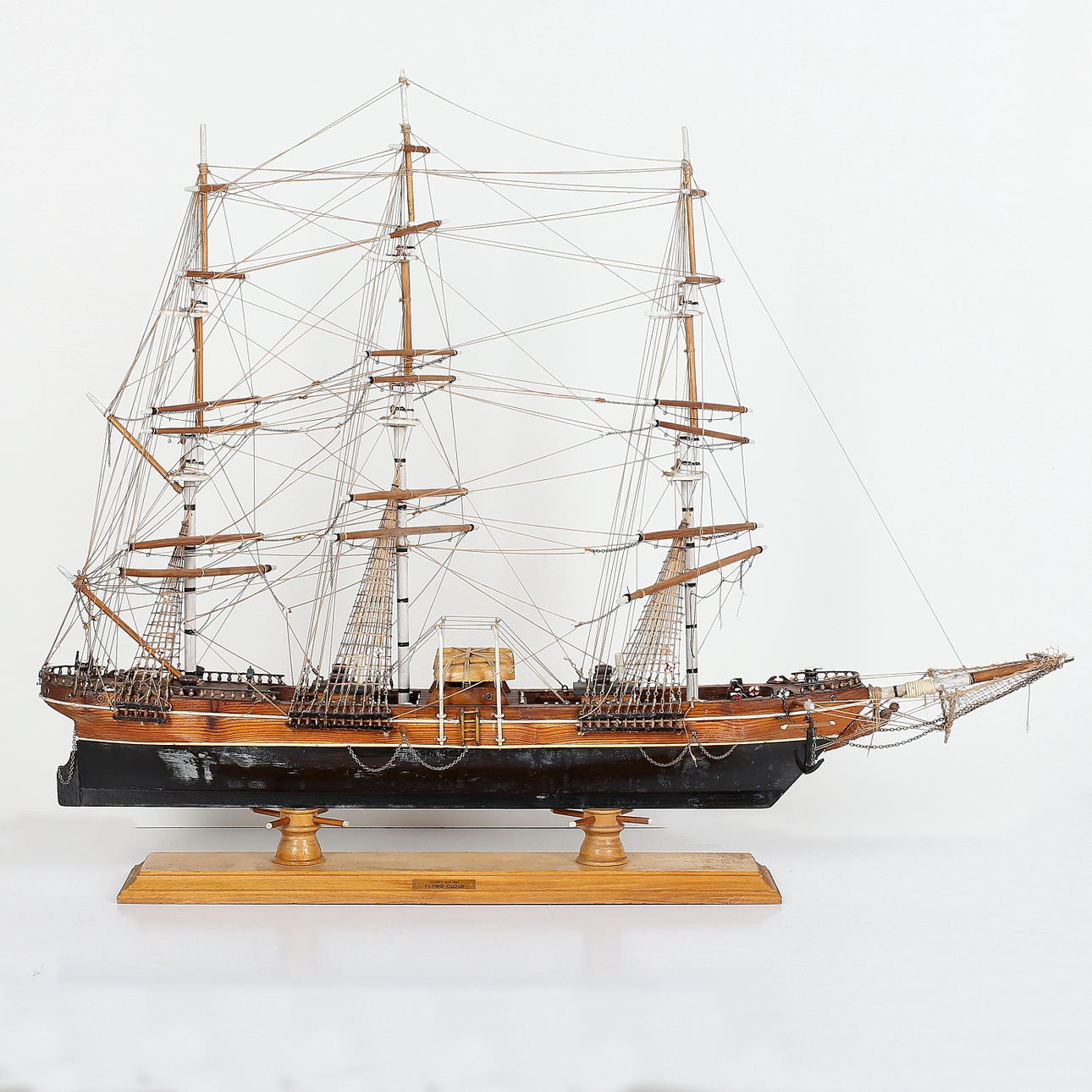 FARTYGSMODELL, "Flying Cloud", trä/metall samt snöre, 1900-tal.