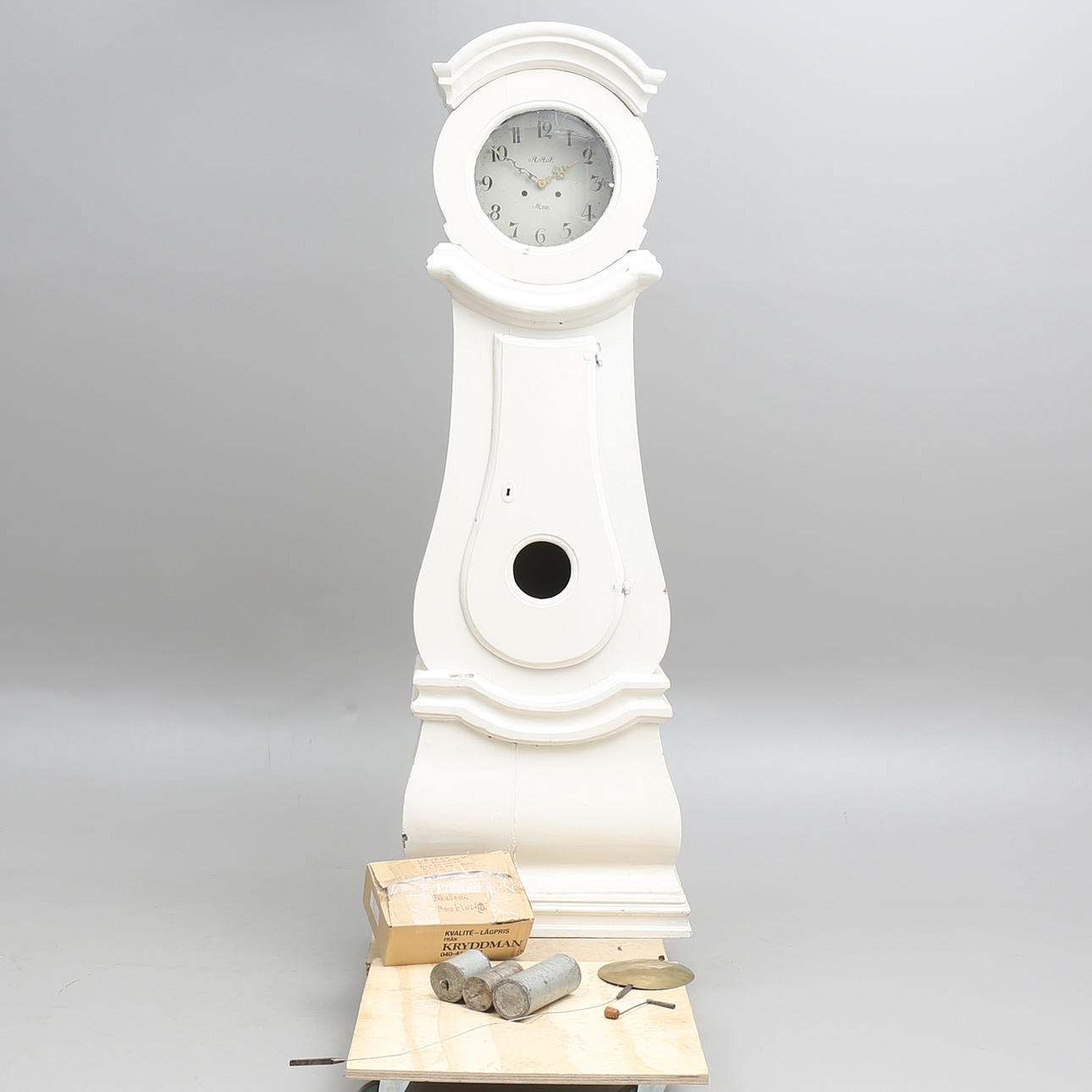 GOLVUR, Moraklocka, urtavla märkt A.A.L, 1800-tal.