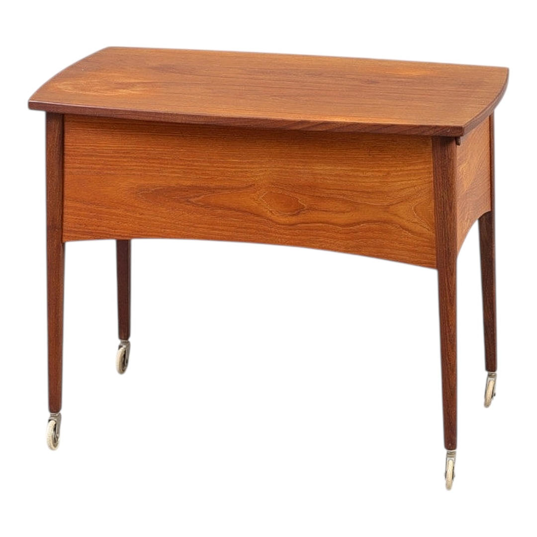 DANSK DESIGN. Teak-ompelupöytä, 1950-luku.