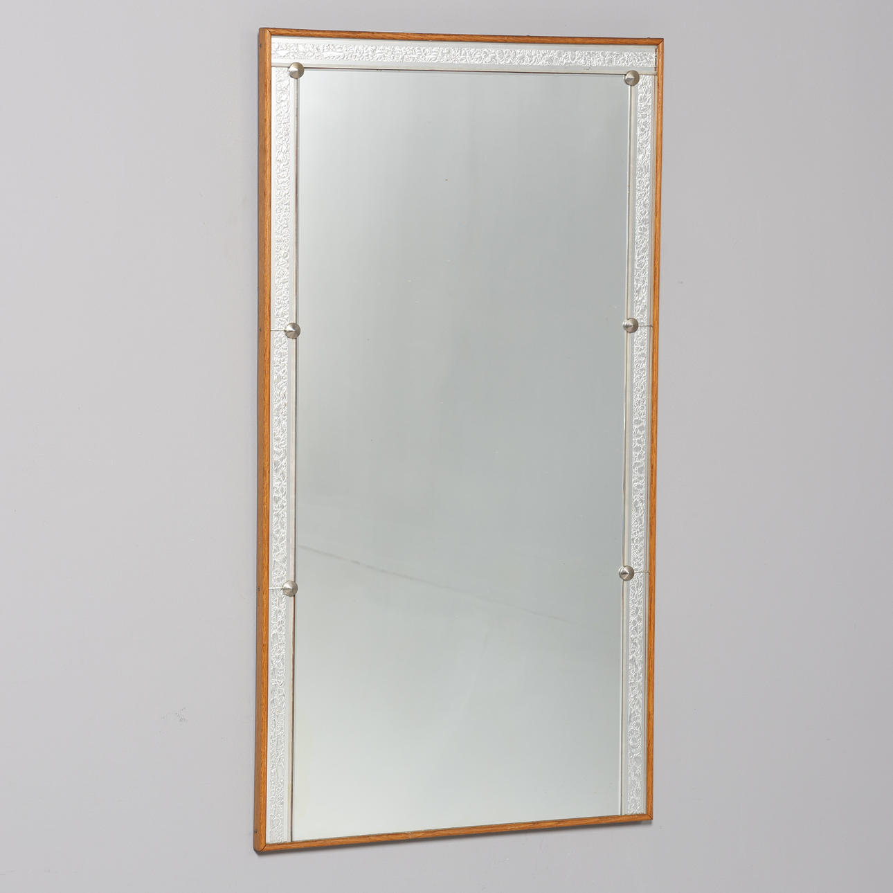 A 1960s G&T mirror, Hovmantorp.