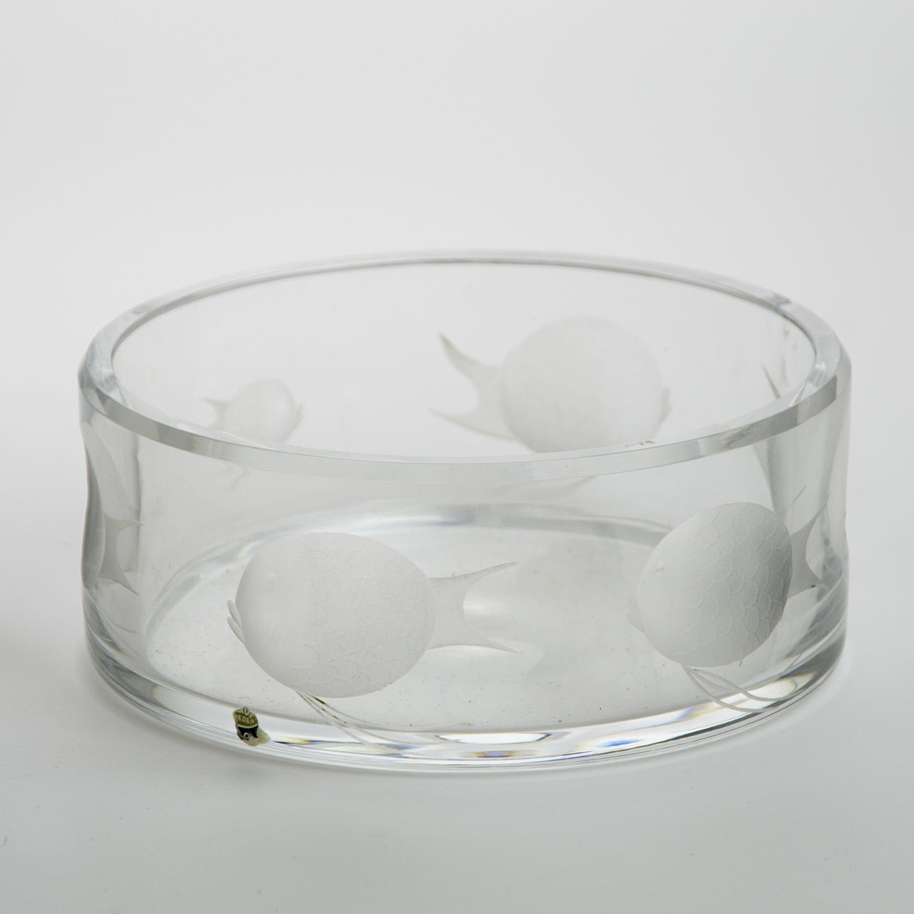 SKÅL, etsad fiskdekor, Bengt Edenfalk, Orrefors.