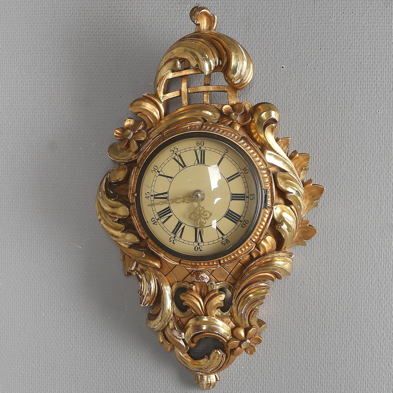 VÄGGUR, guldpendyl, batteridrivet, 1900-tal.