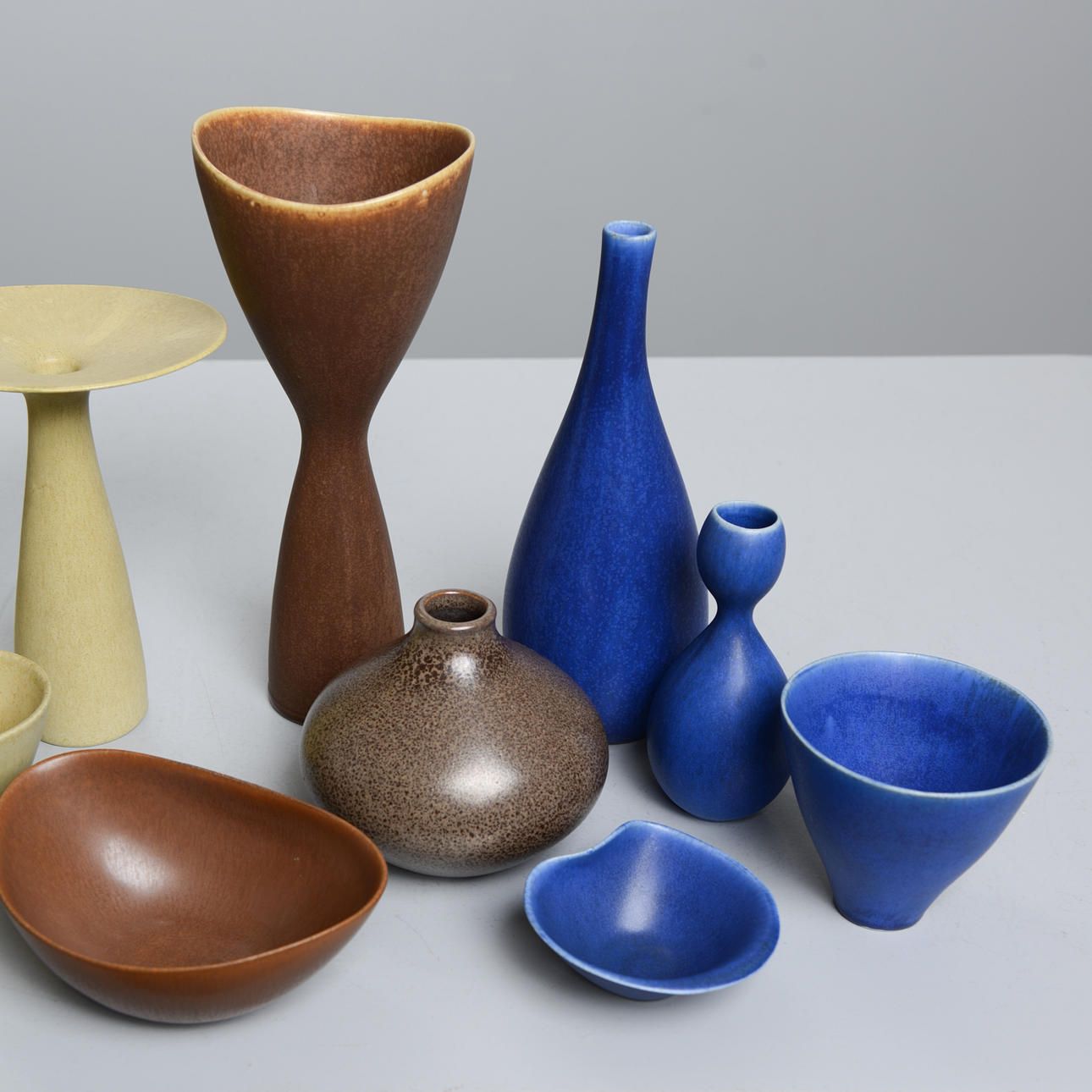 STIG LINDBERG. “Vitrine”, 14 parts (complete series), Gustavsberg