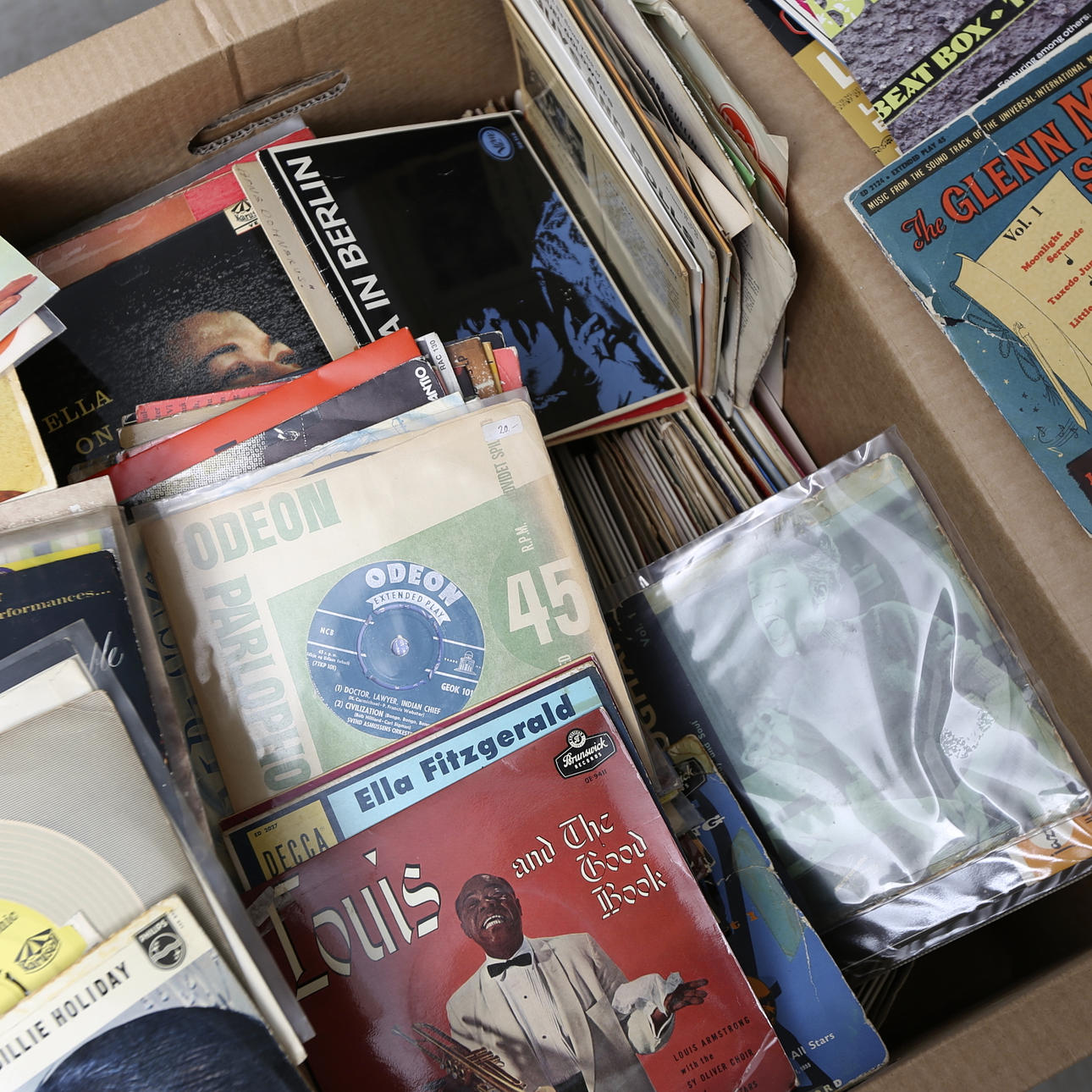 SINGLAR och EP-skvior, ca 450 st, bl.a. Rock o Jazz.