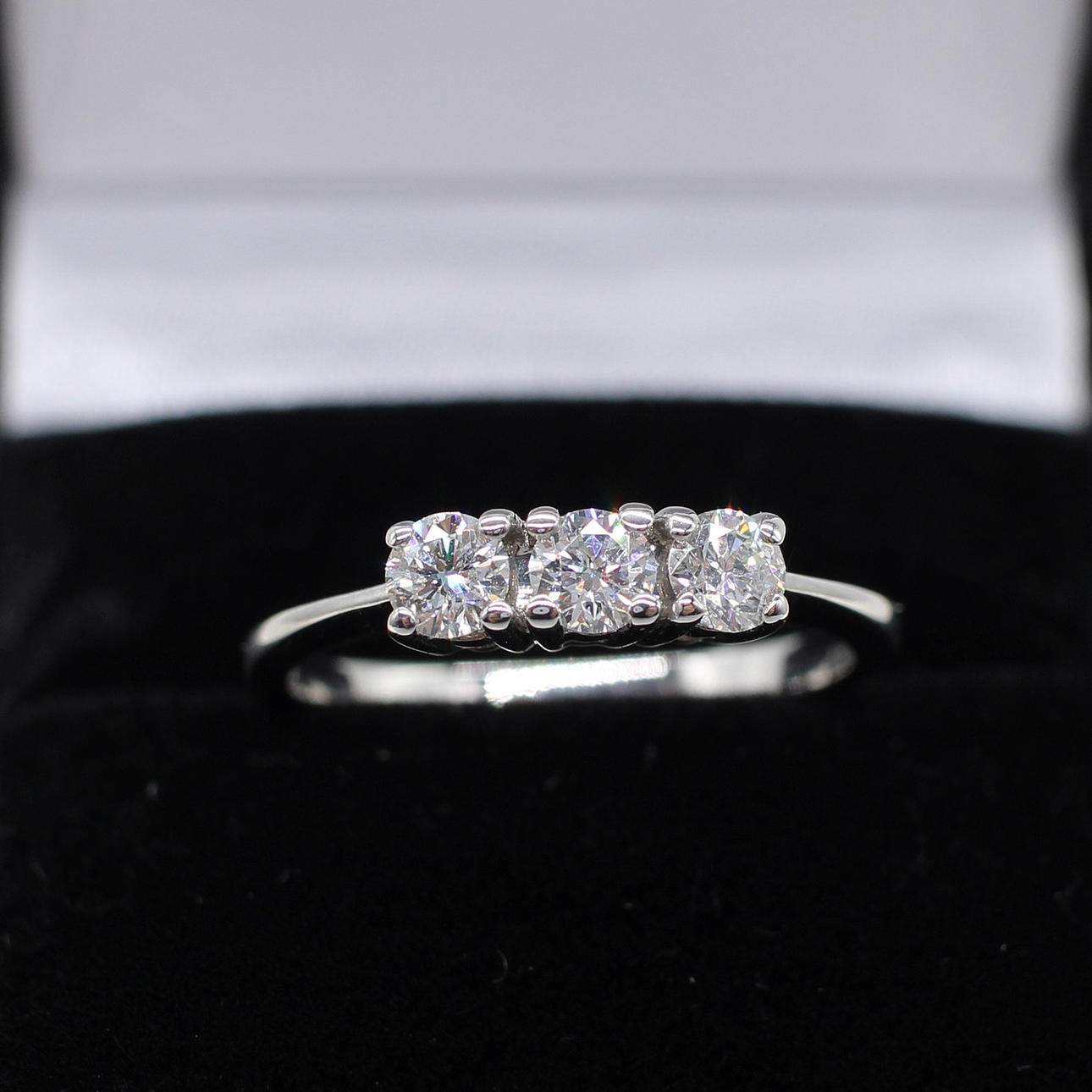 18K DIAMOND TRILOGY RING 0.50CT.