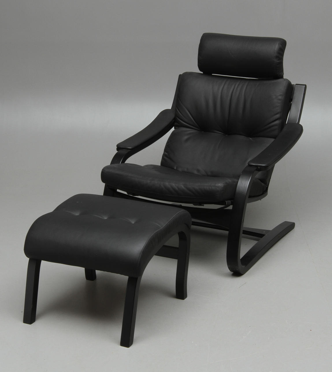 FÅTÖLJ MED FOTPALL, Nelo Sweden.