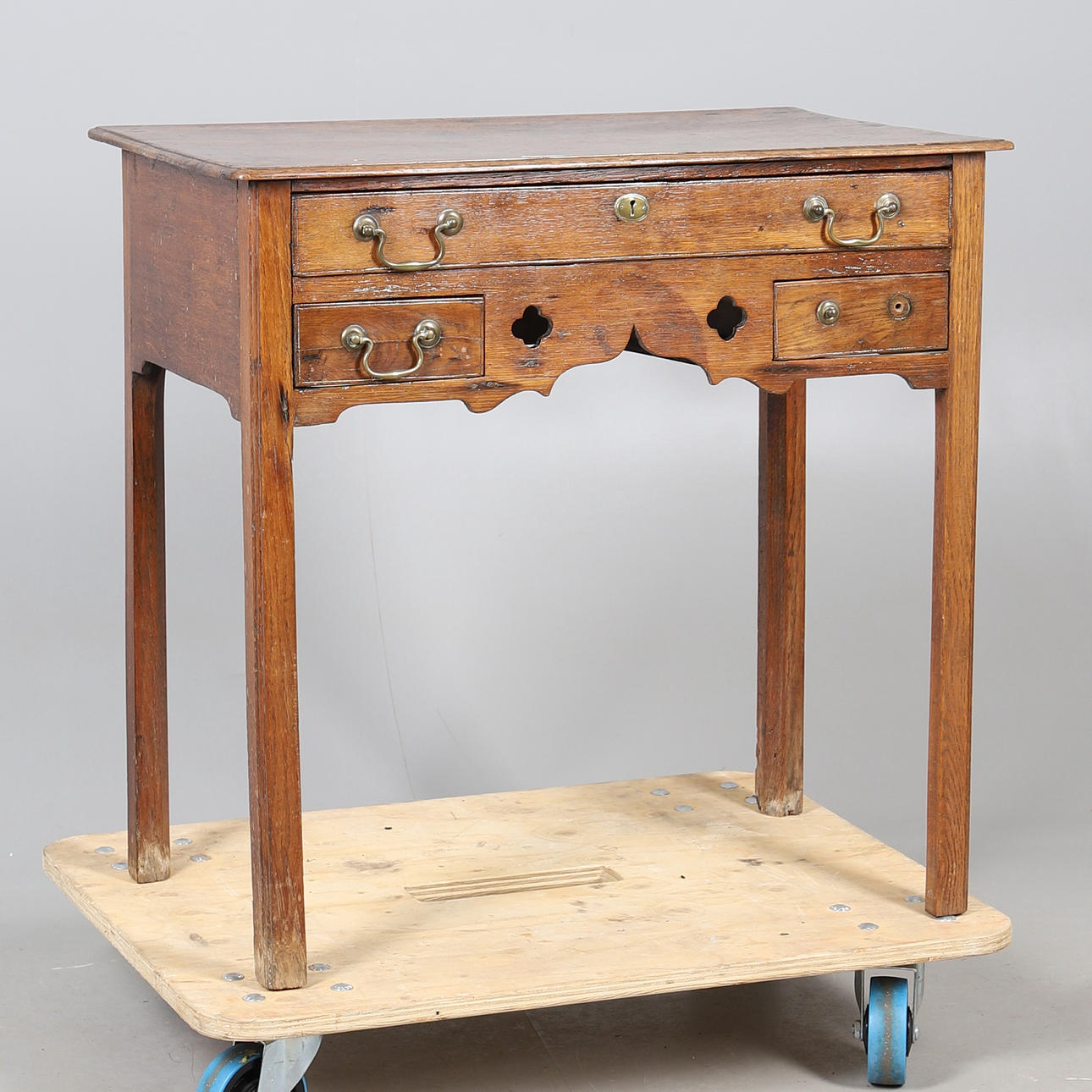 LOWBOY DE ROBLE DEL SIGLO XIX.