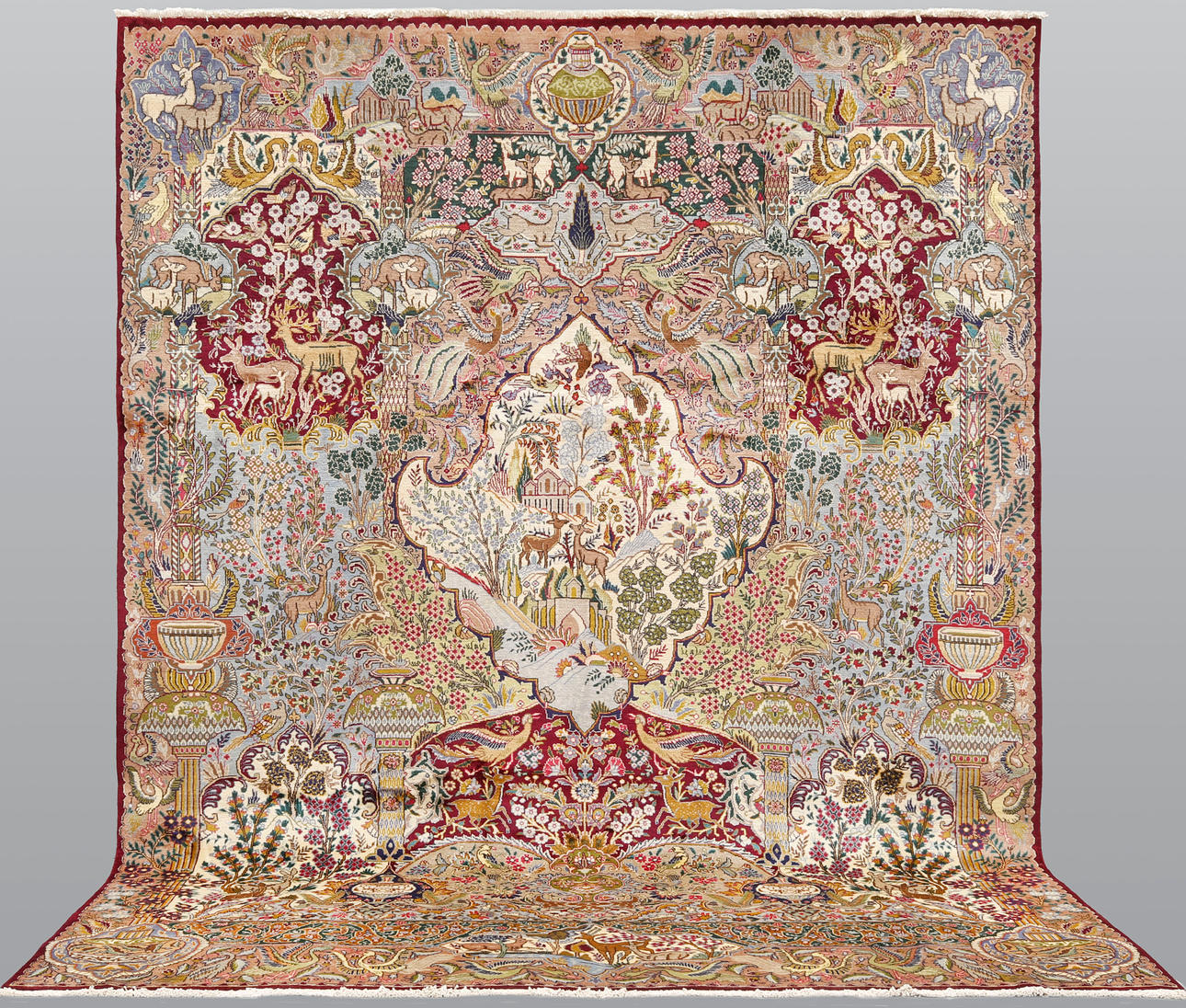 CARPET. Figural Kashmar, 383 x 296 cm.