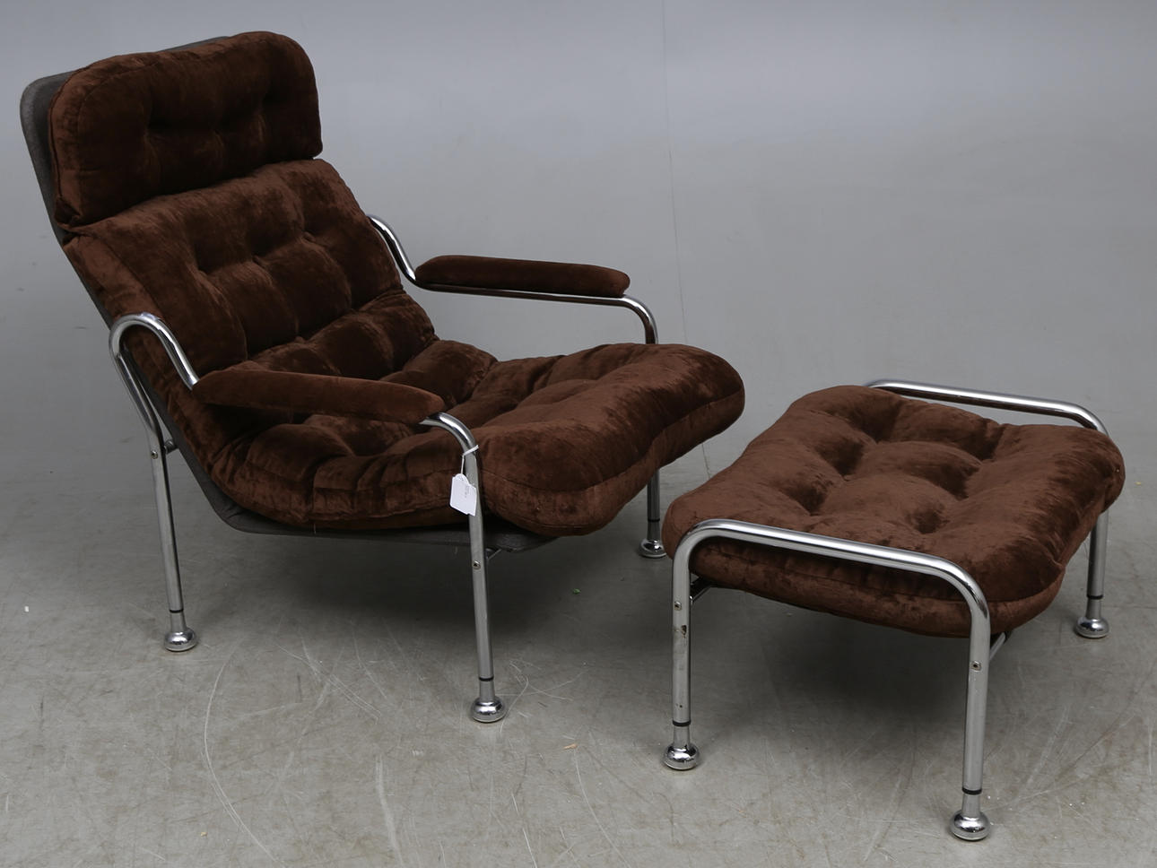 FÅTÖLJ MED FOTPALL, 1960/70-tal.