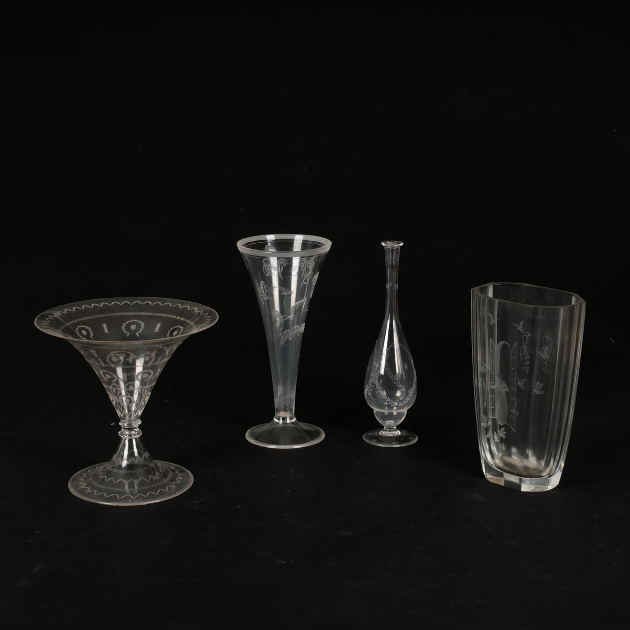 VASER, 4 st, bla Nils Landberg, Orrefors.