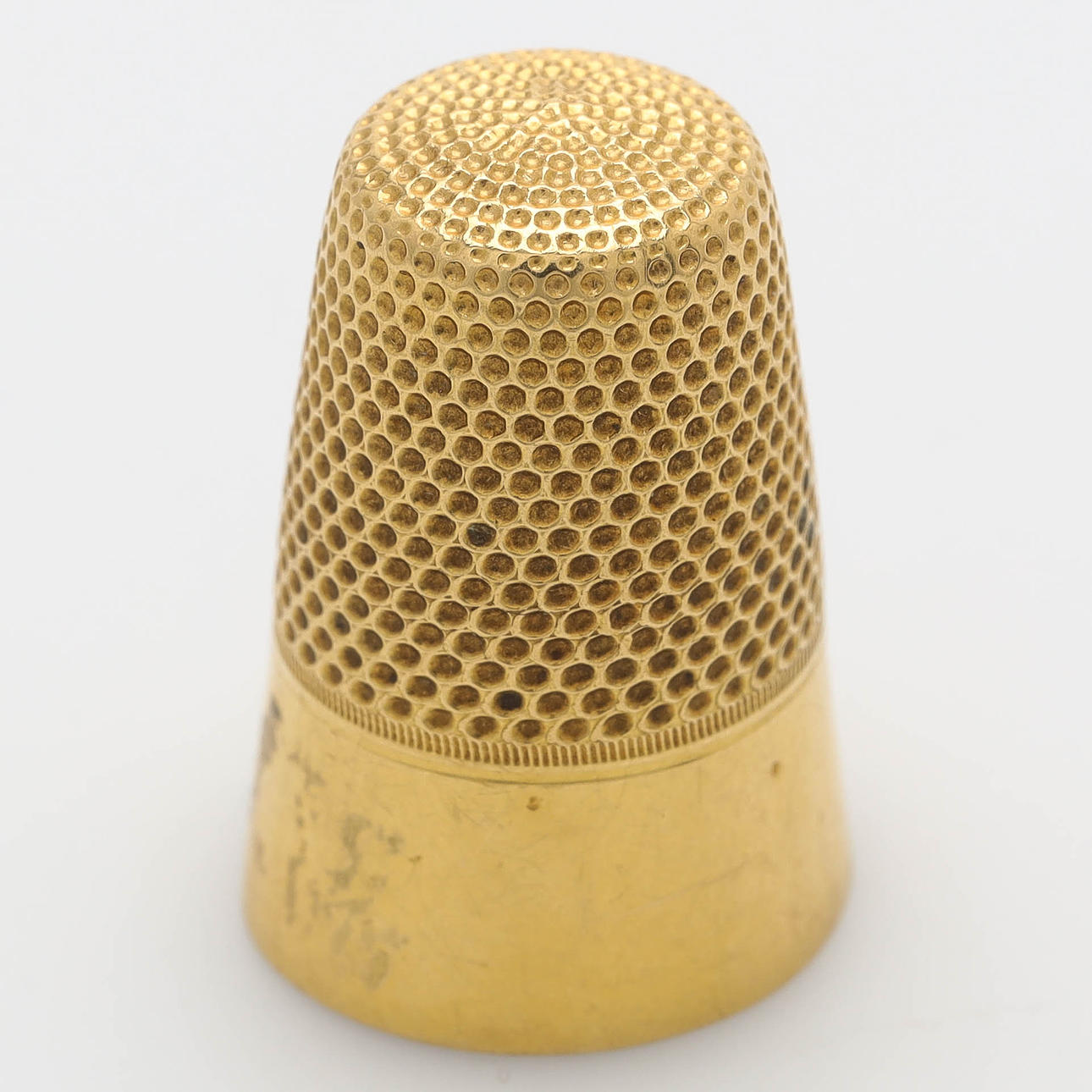 A FINGERBORG, 18k gold, Hallberg, Stockholm 1920. Jewellery & Gemstones ...