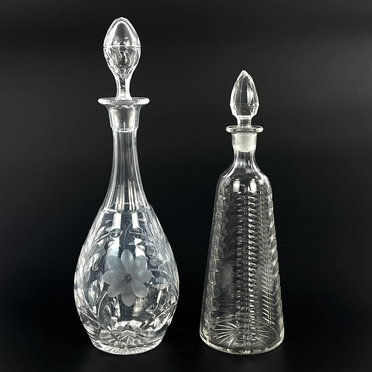 KARAFFER med proppar, 2 st, glas.