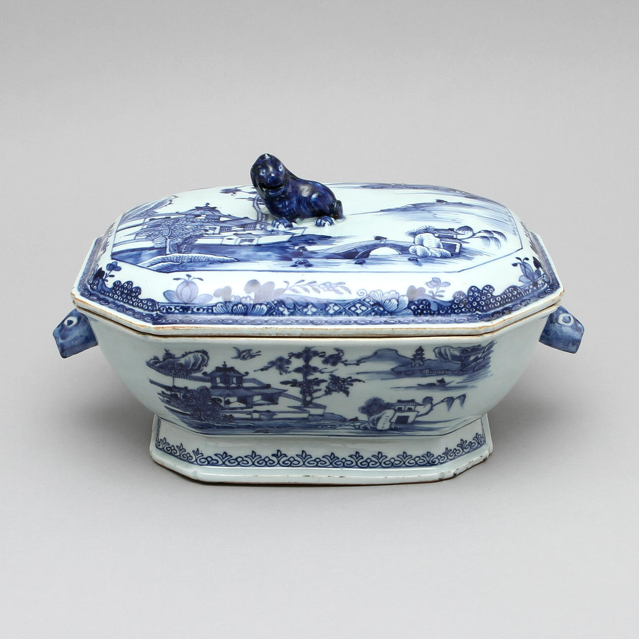 TERRIN, porslin, Kina, 1700-tal.