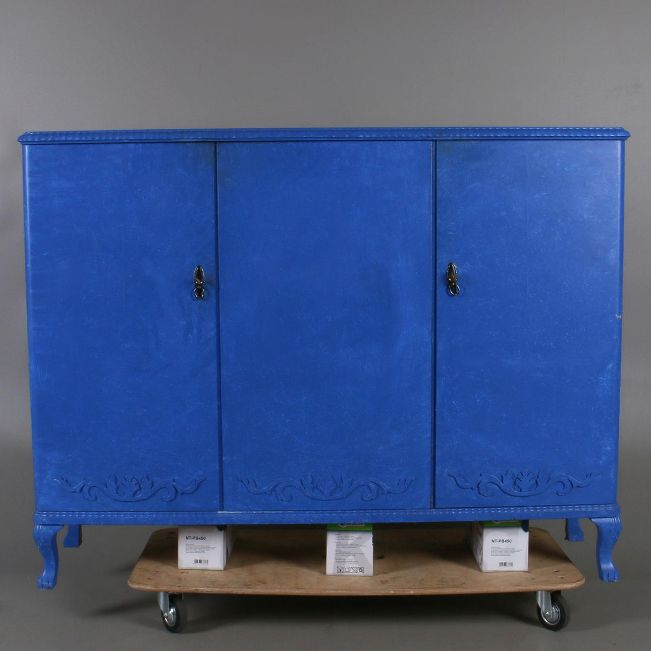 SKÅP, bemålat, chippendale, 1900-tal.