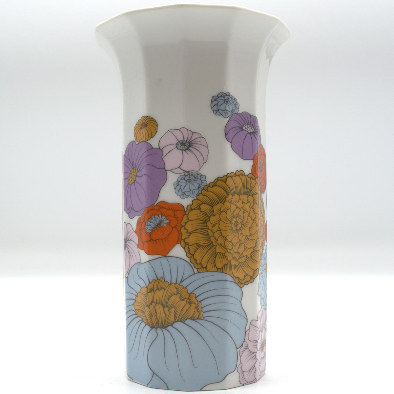 TAPIO WIRKKALA. ROSENTHAL POLYGON PATRAS VASE.