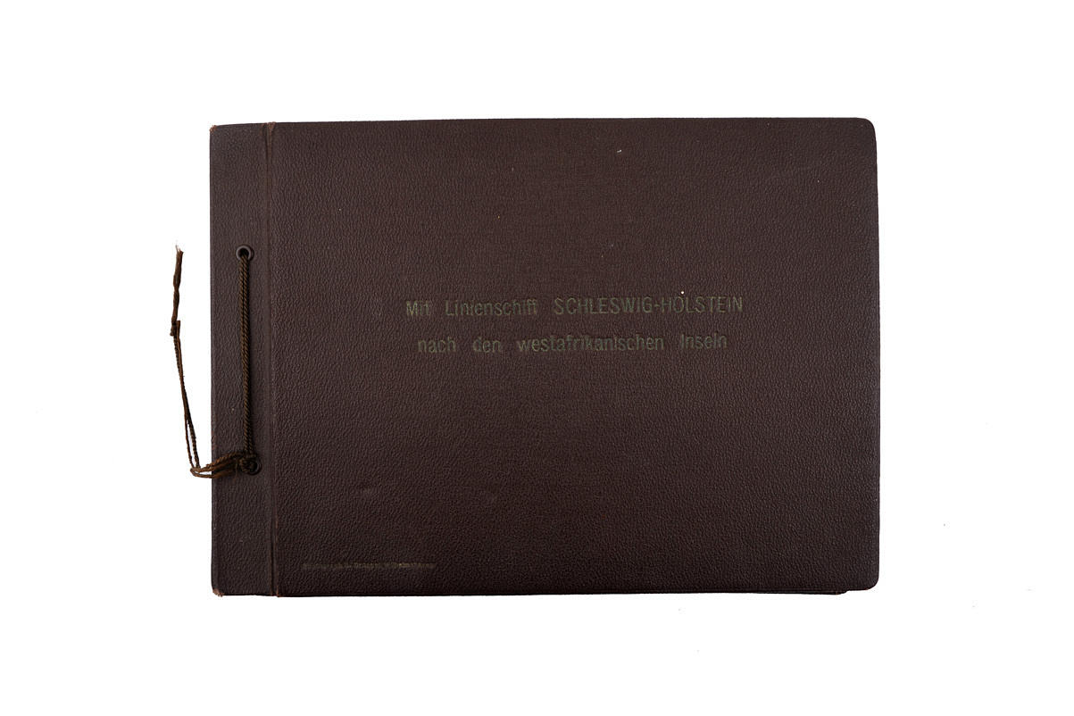 ALBUM. Vykort & foton. Schleswig-Holstein liner till de västafrikanska öarna.