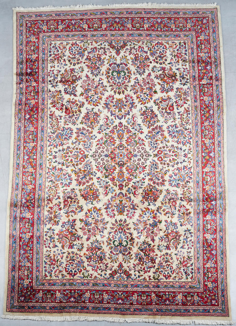 Sarouk, 307x210cm, wool on cotton, Iran.
