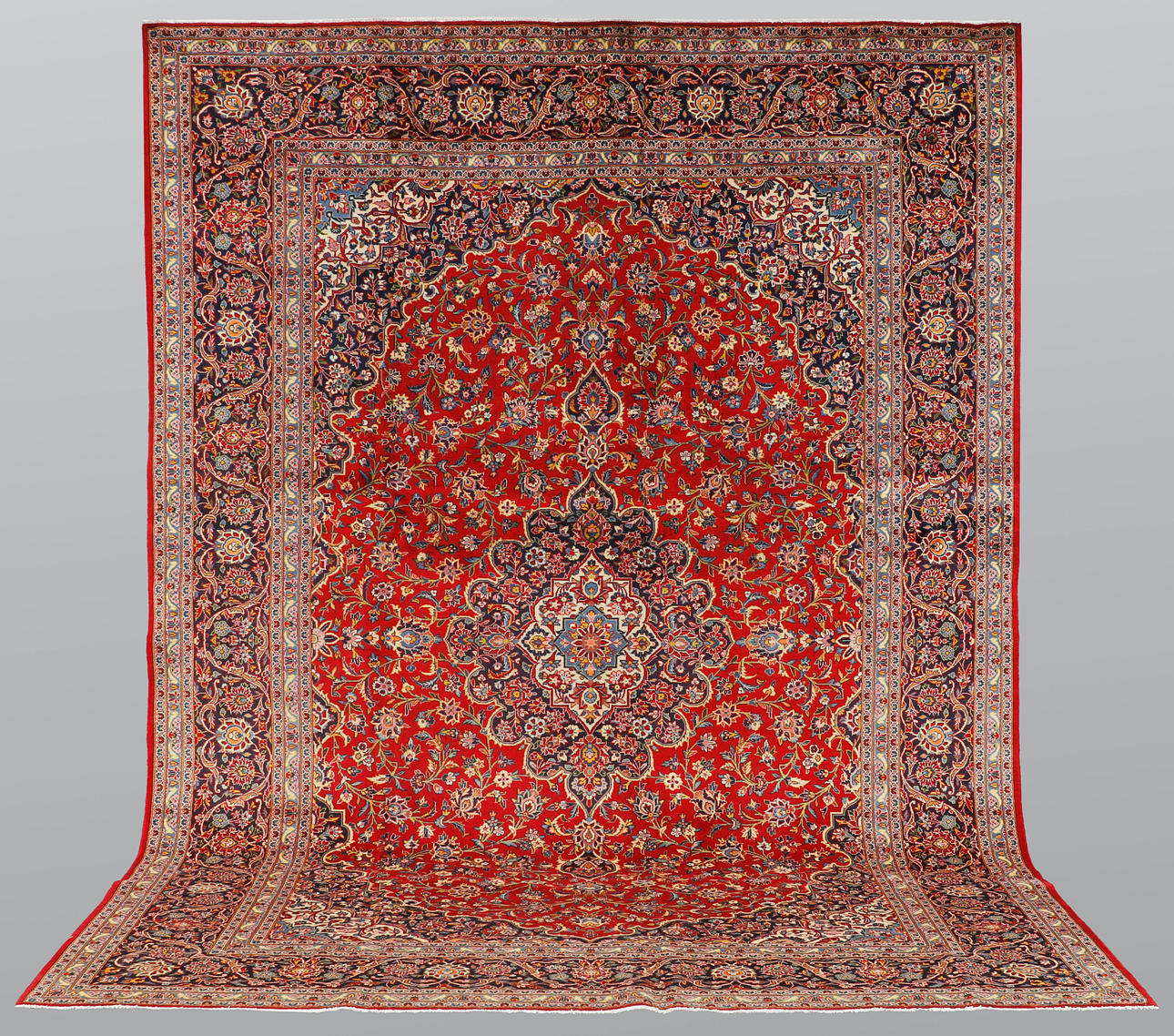 MATTA. Keshan fine, 423 x 305 cm.