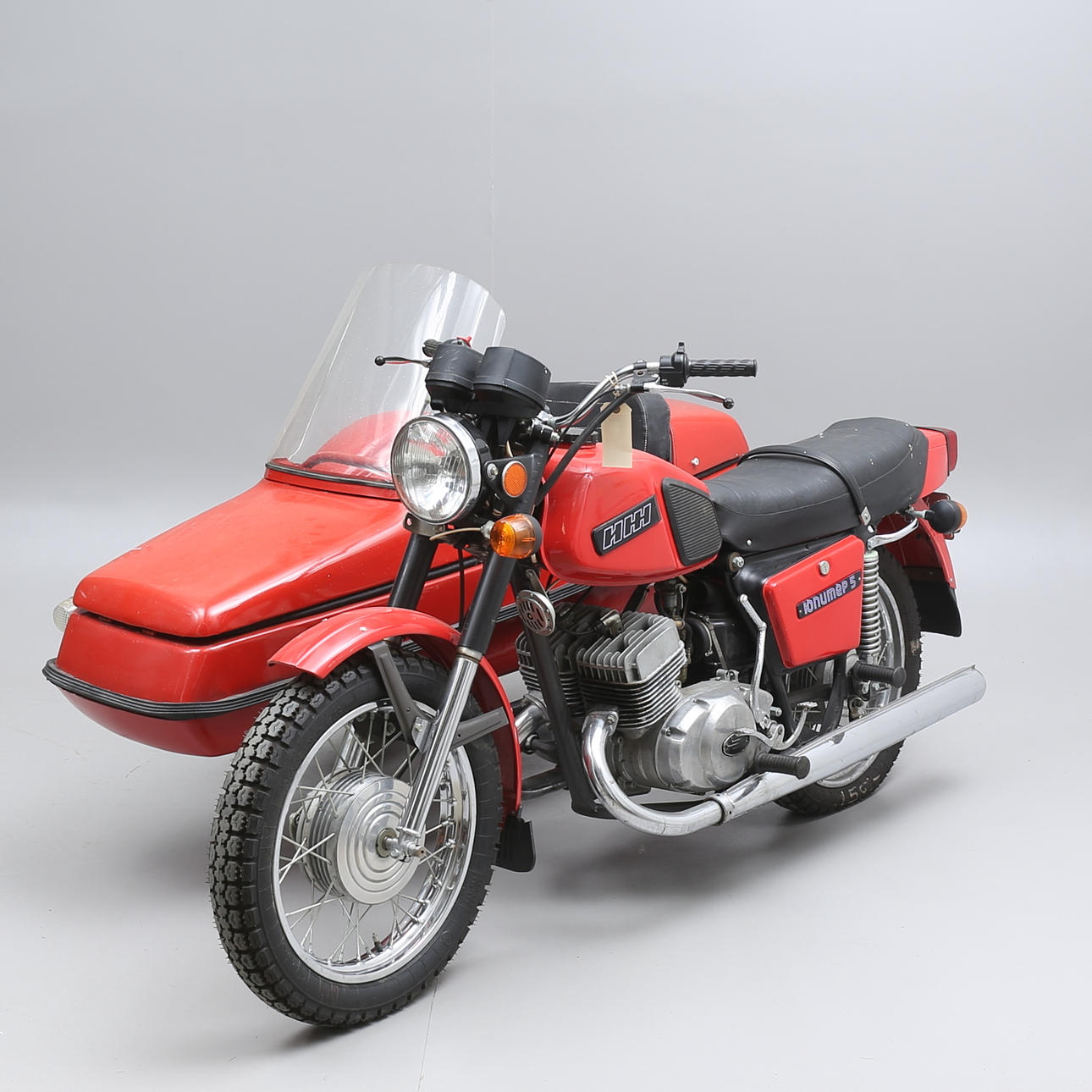 MOTORCYKEL med SIDOVAGN, Ryssland, troligen 1960-tal.