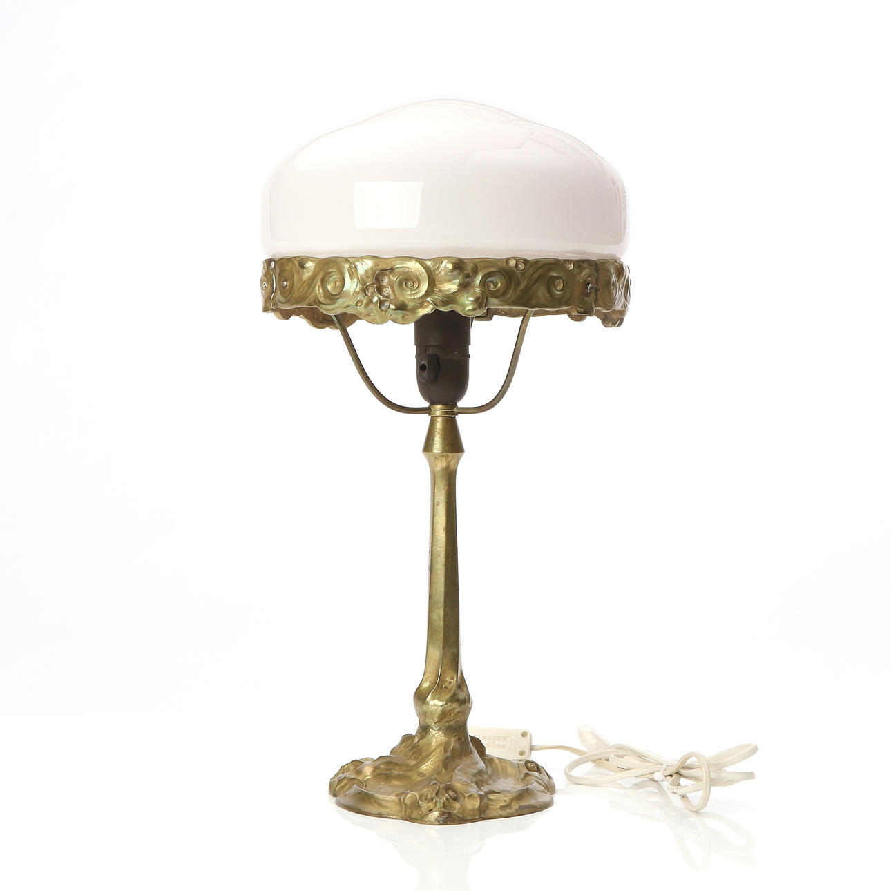 ATTRIBUTED TO BÖHLMARKS. TABLE LAMP. Bronze with glass cup. Art Noveau ...