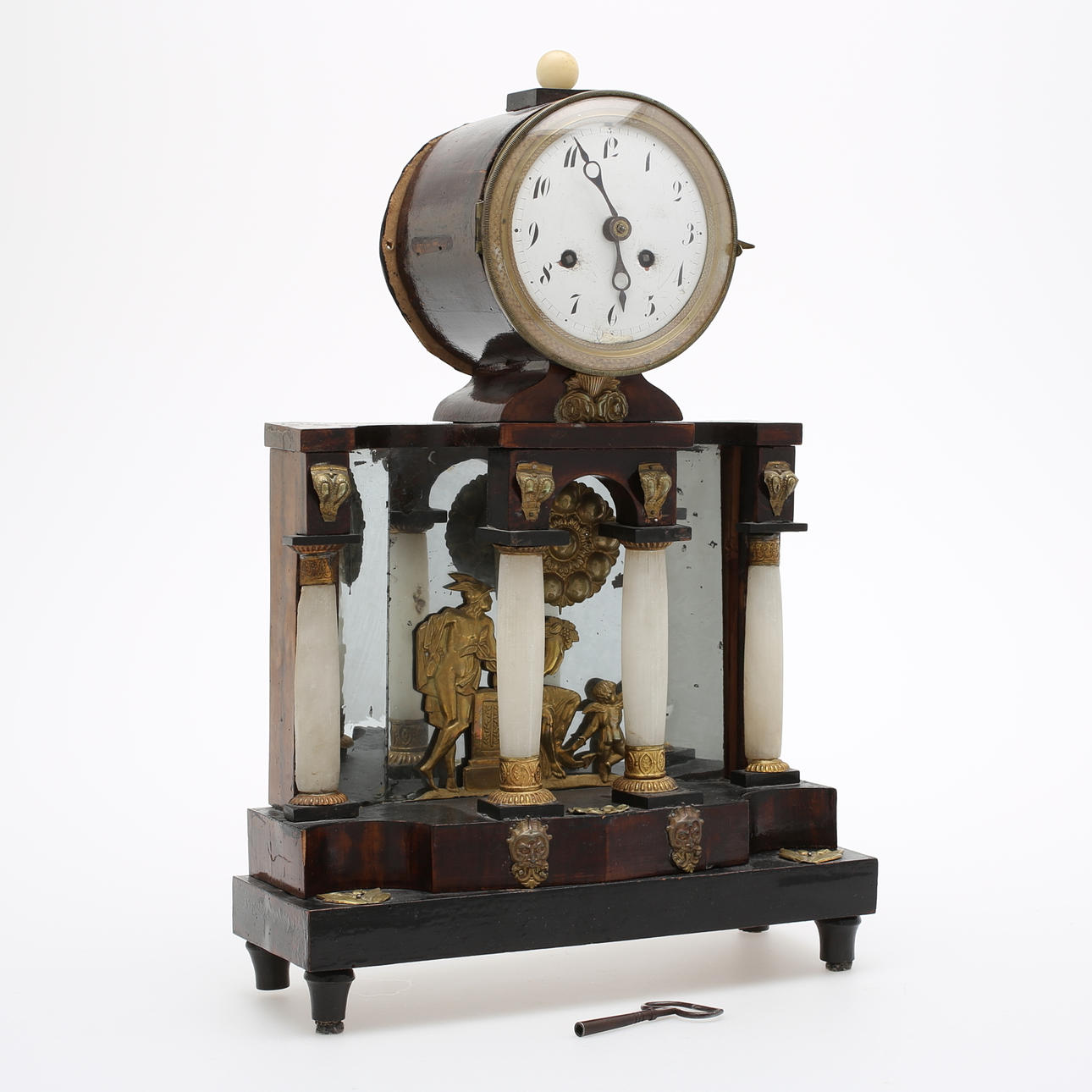 BORDSPENDYL, empire, 1800-talets första hälft.