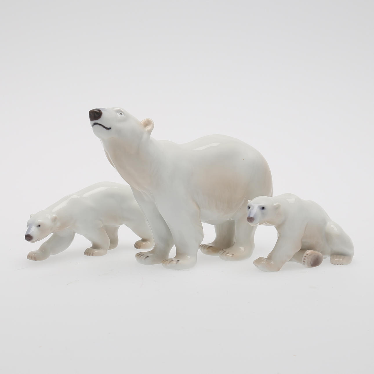 FIGURINER i porslin, isbjörnar, 3 stycken, Bing & Gröndahl, Danmark.