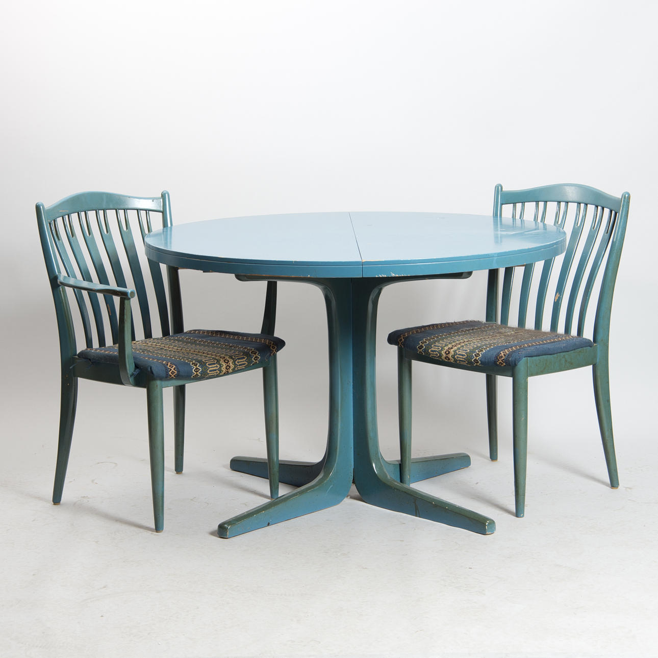 MATSALSBORD SAMT STOLAR, blåmålad, Finland.