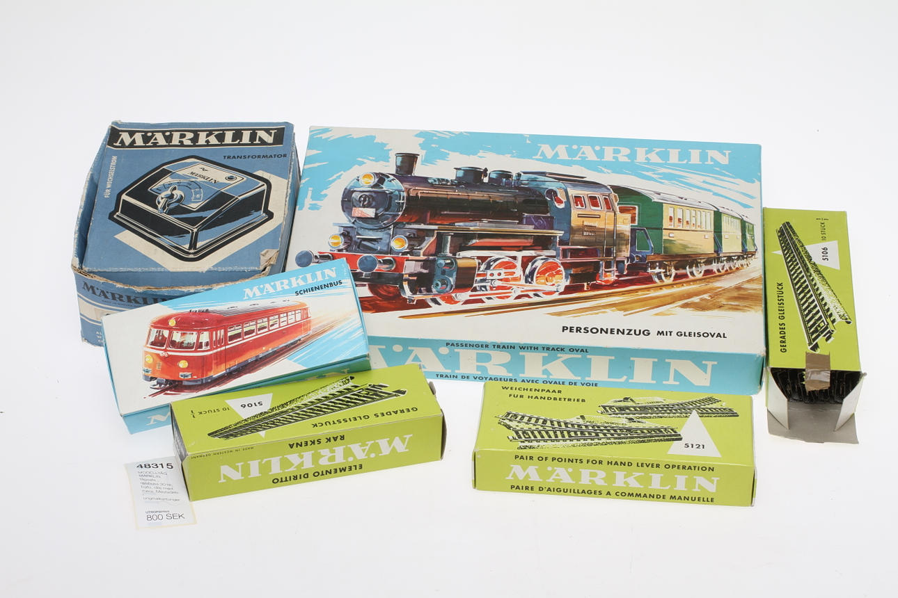 MODELLTÅG MÄRKLIN tågsats 3100 med ånglok 3000, rälsbuss 3016, trafo, räls med mera. Mestadels i originalkartonger.