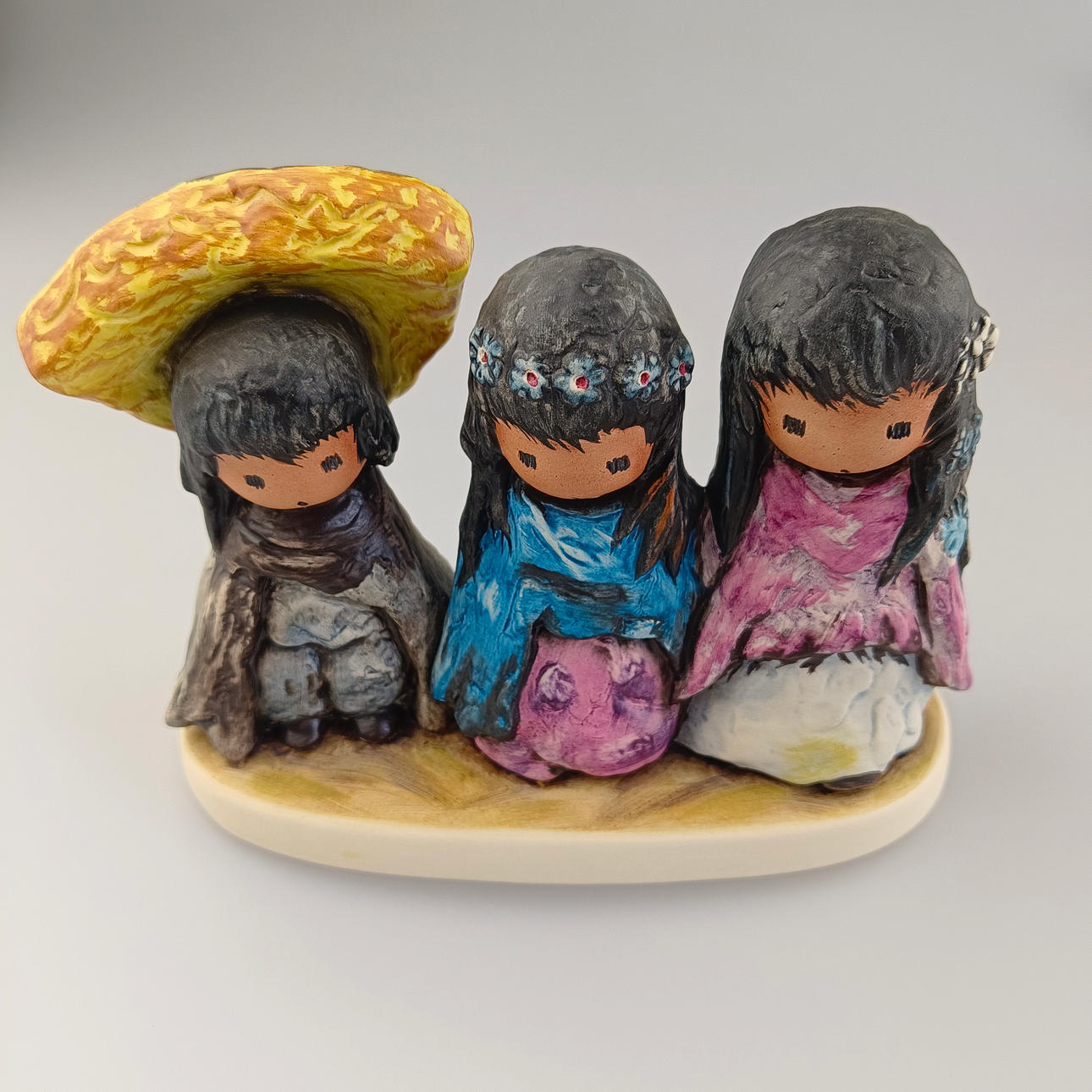 VINTAGE GOEBEL FIGURINE "WEE THREE".