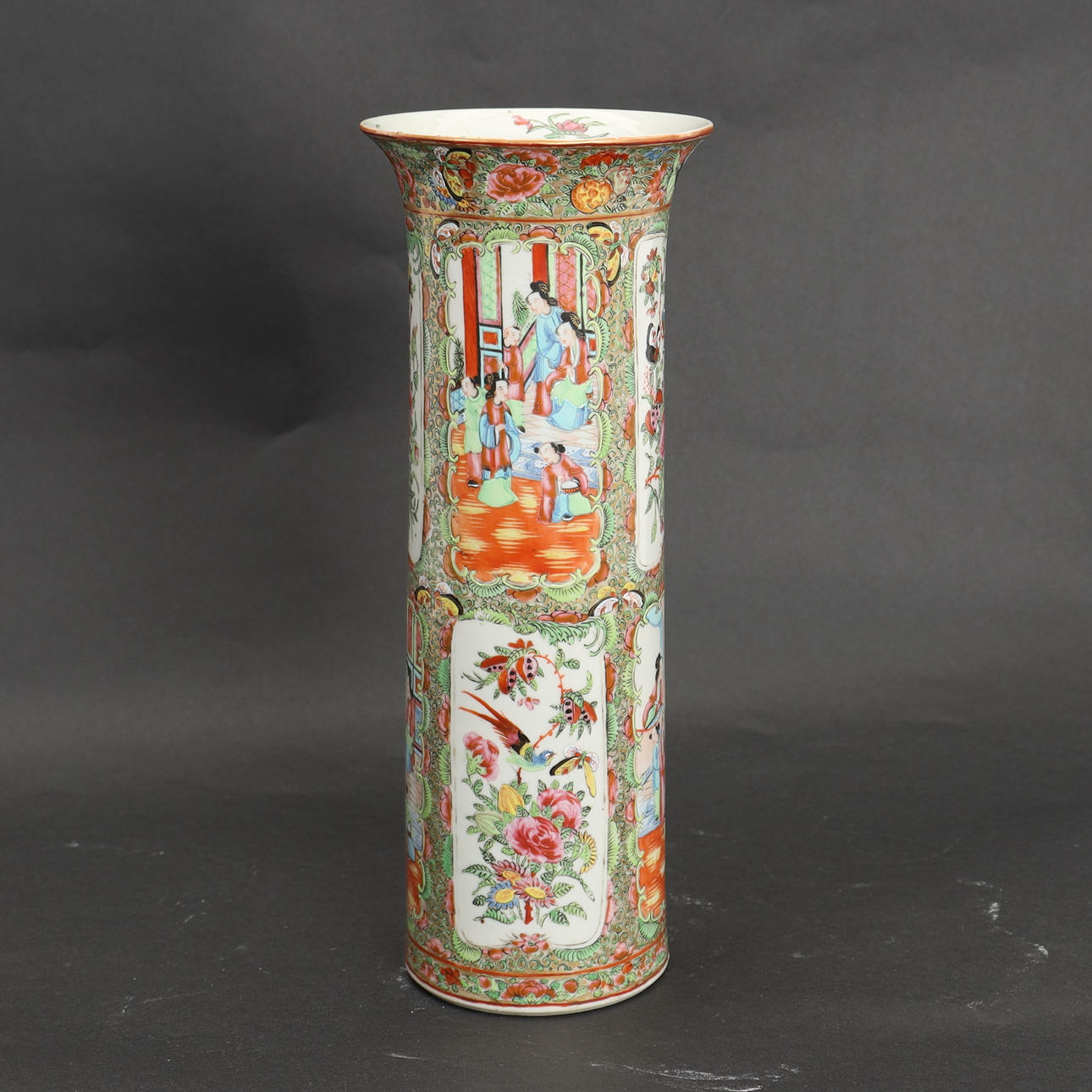 A vase, China, 18th/20th century.
