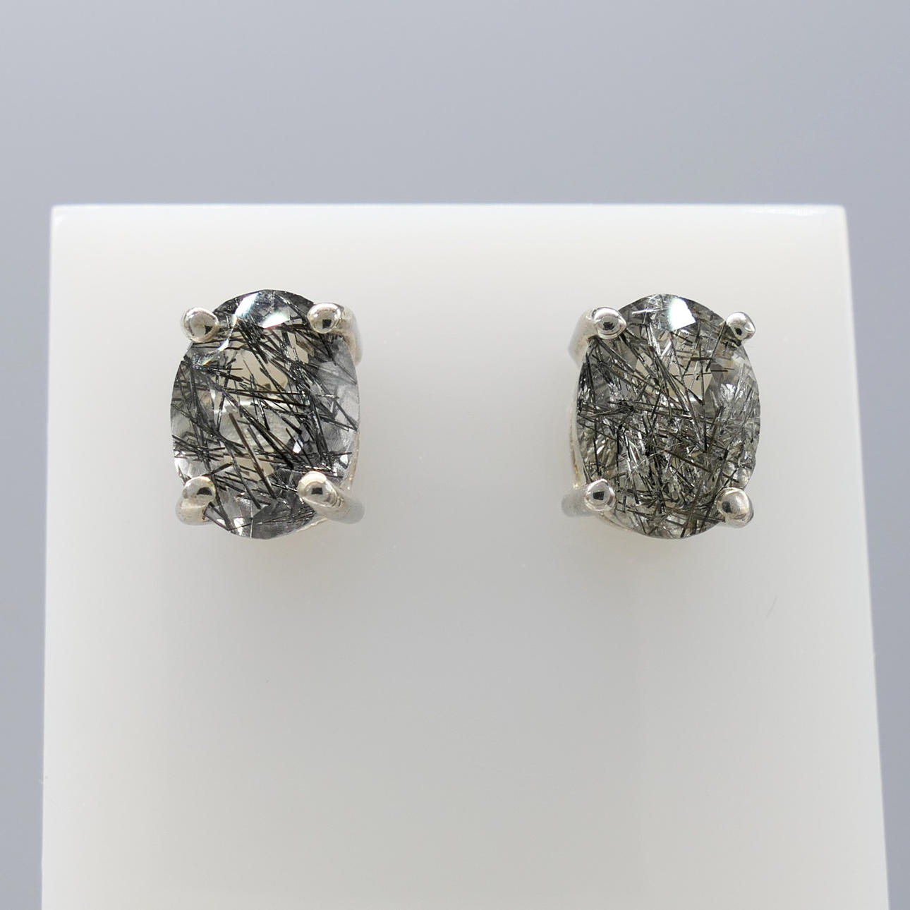 RUTILATED QUARTZ silver ear studs.