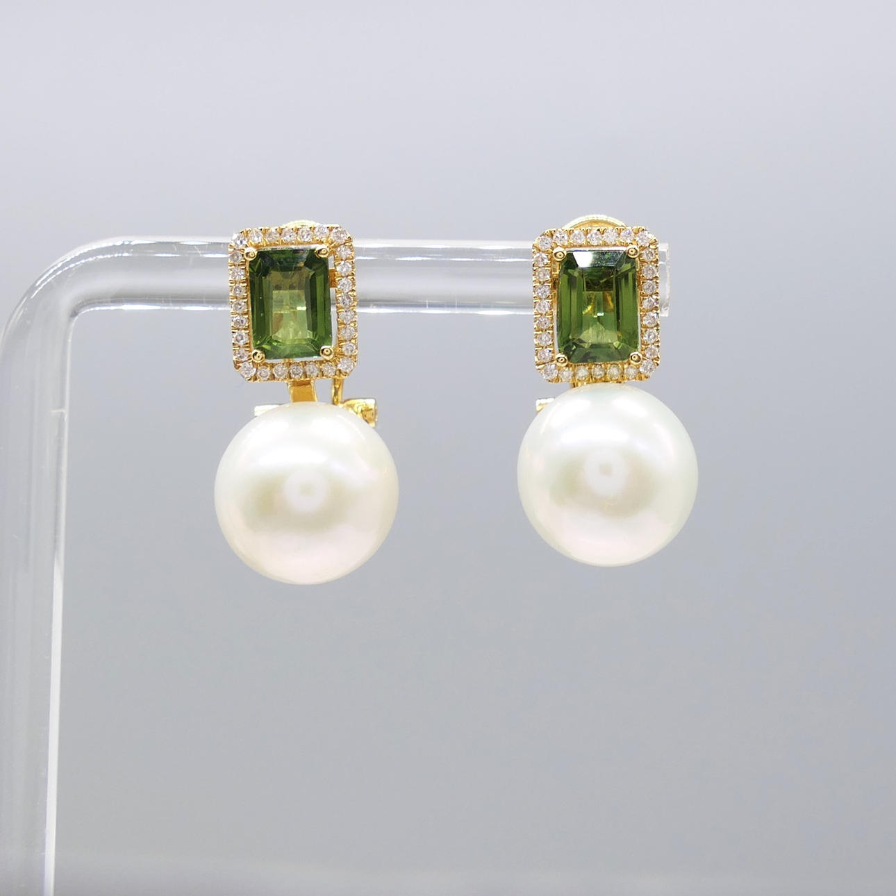 TOURMALINE, DIAMOND & PEARL earrings.