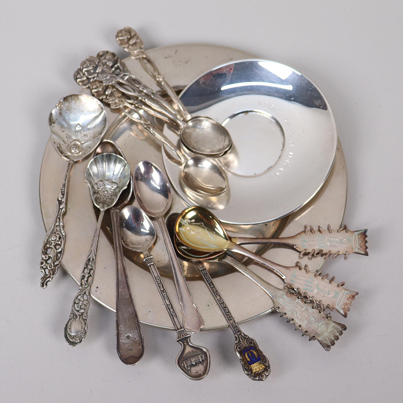 SILVER, saucers and teaspoons, total 363 grams. Silver & Metals ...