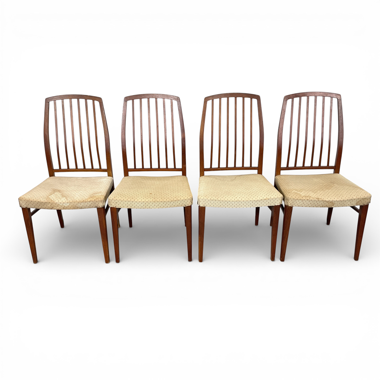 STOLAR, 4 st. Betsat trä och textil, 1900-talets mitt.