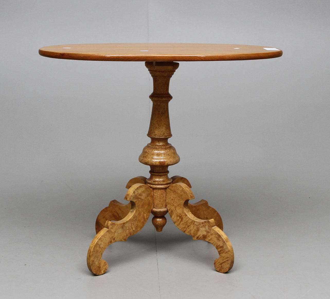 SALONGSBORD, nyrokoko, sent 1800 och 1900-tal.